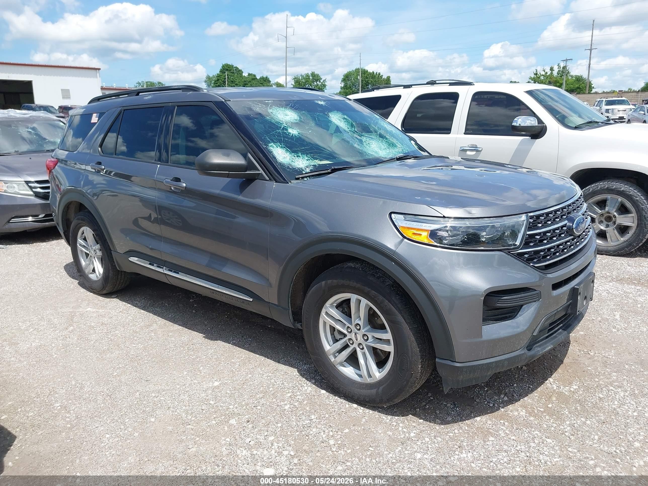 2021 Ford Explorer XLT, VIN 1FMSK8DH5MGB16594 — Град
