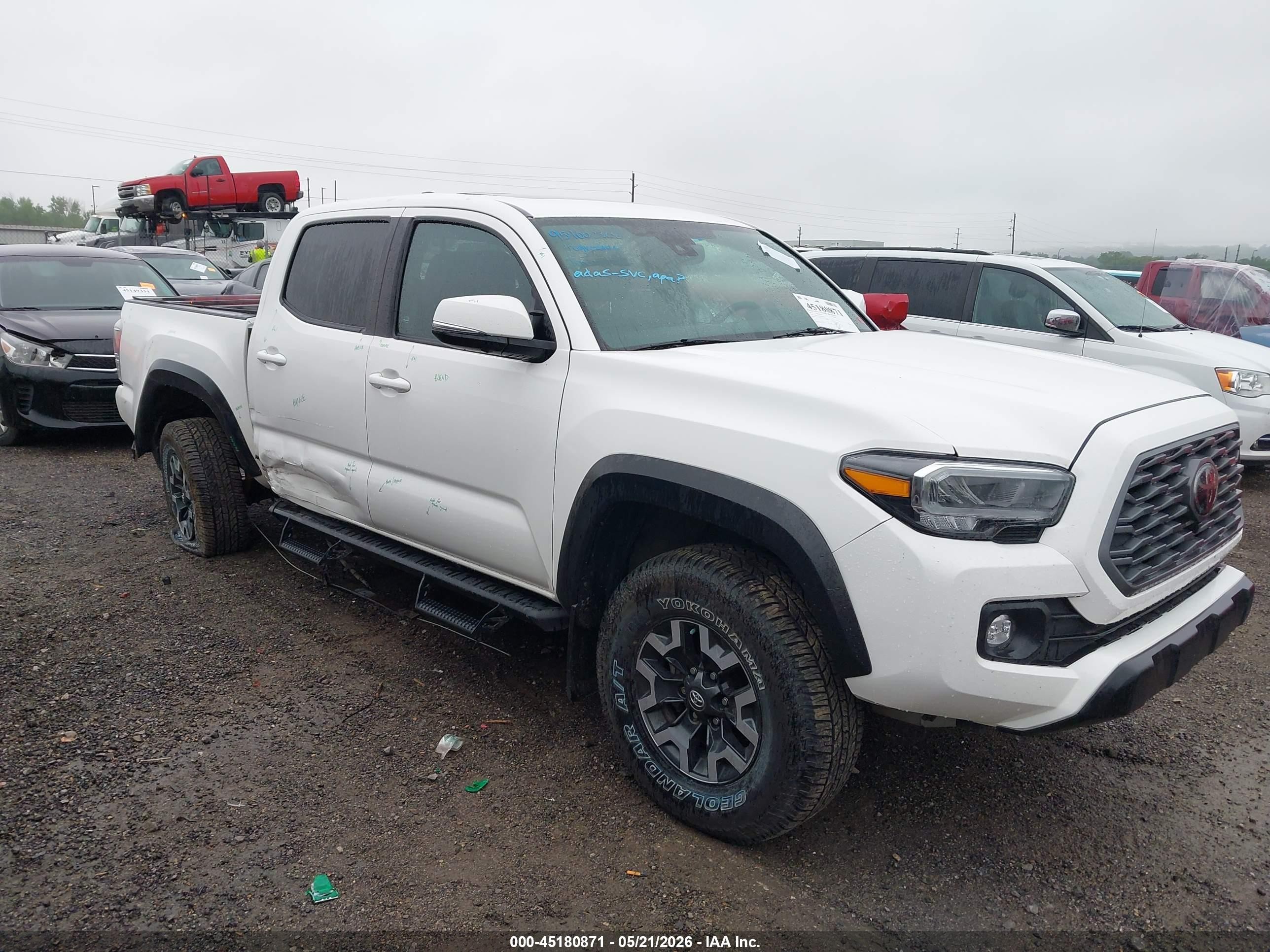 2021 Toyota Tacoma TRD Sport, VIN 3TMCZ5ANXMM444337 — Side