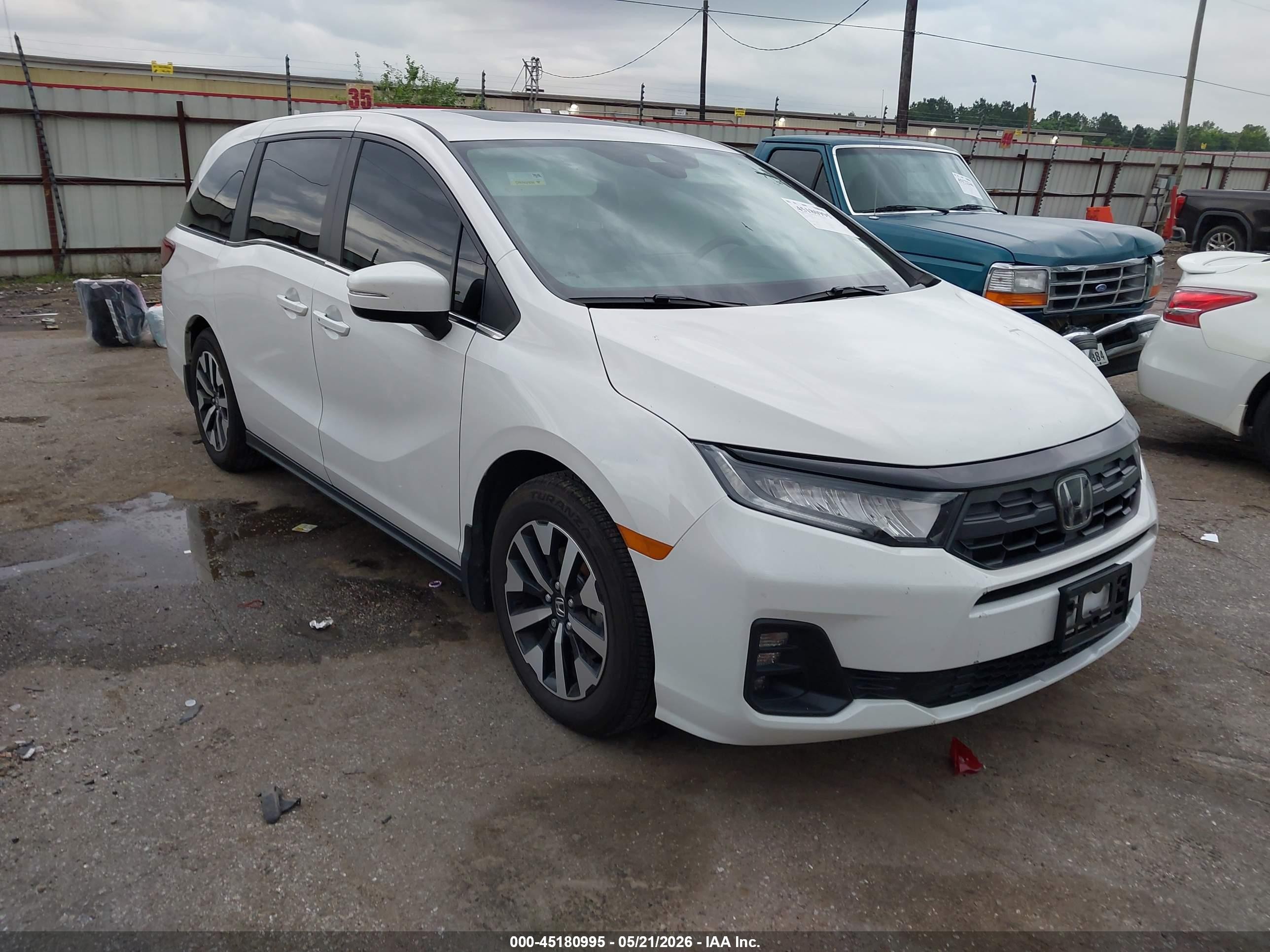 2026 Honda Odyssey EX-L, VIN 5FNRL6H60TB005666 — Side