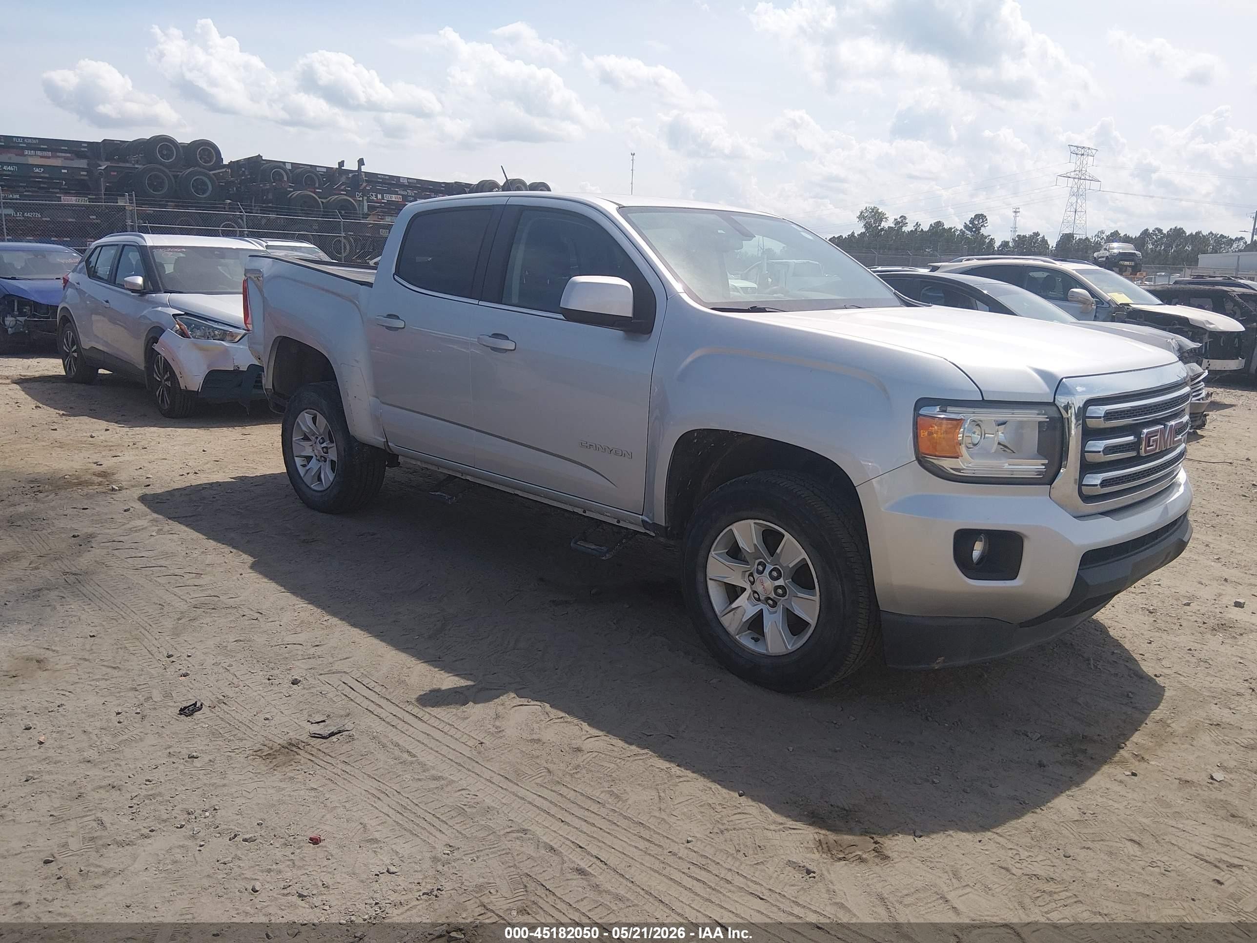 2018 GMC Canyon 4WD All Terrain, VIN 1GTG6CEN7J1295404 — Rear end