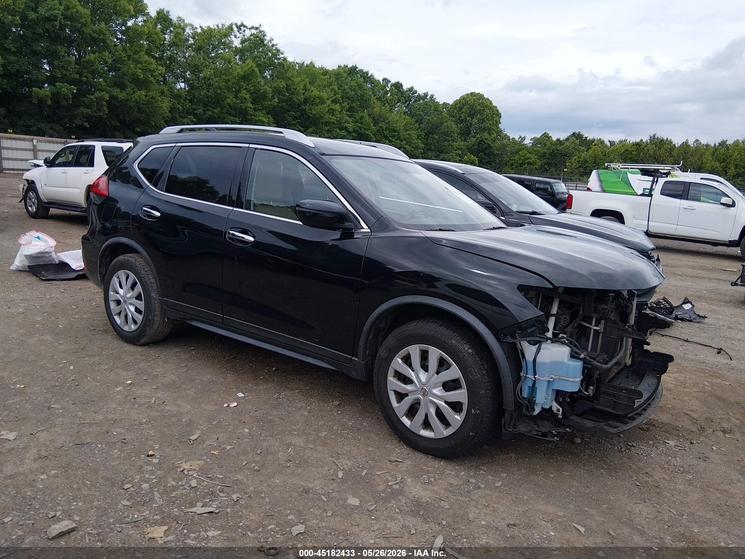 2017 Nissan Rogue SL, VIN JN8AT2MT2HW393962 — Front end