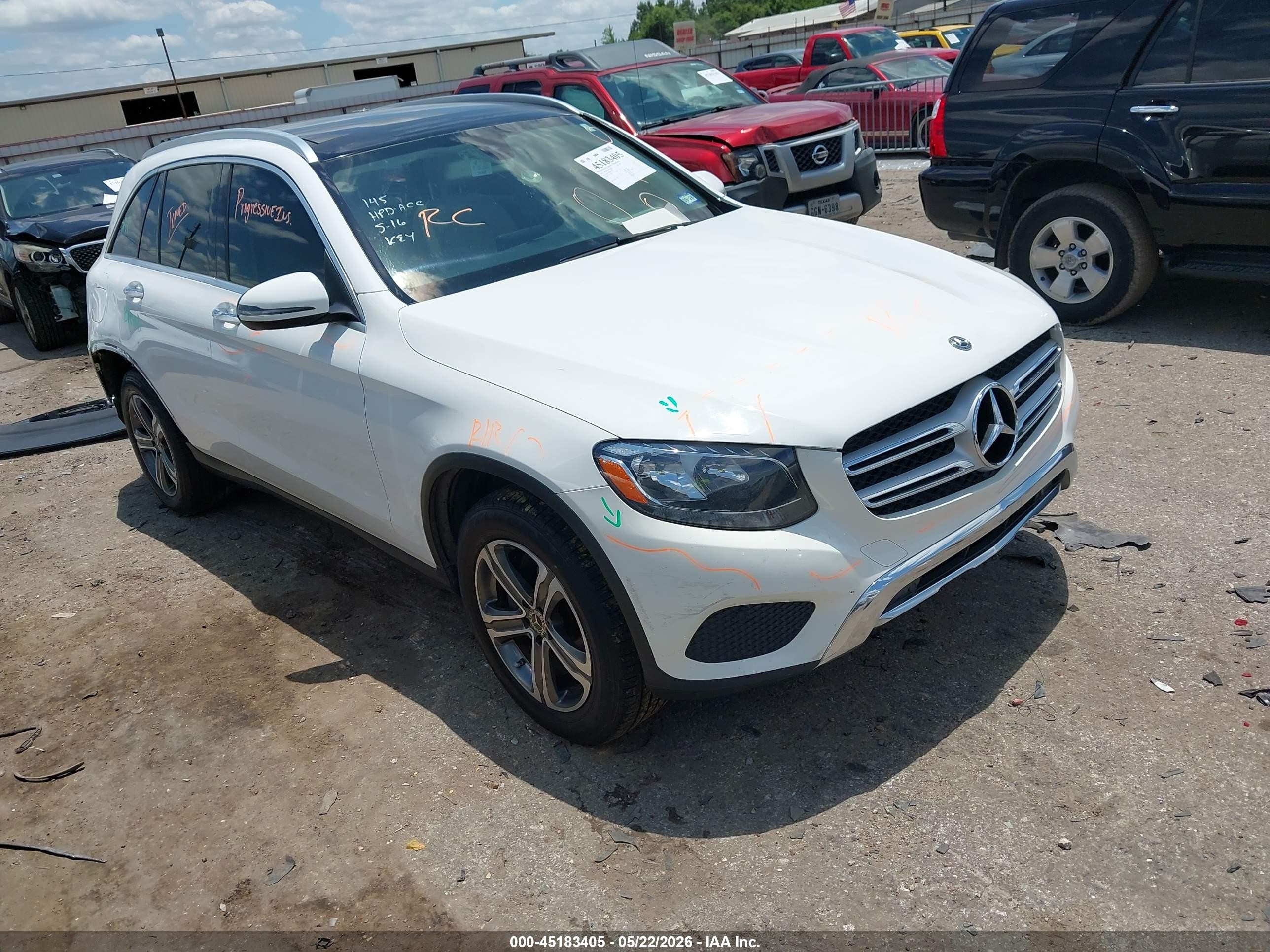 2019 Mercedes-Benz GLC 300, VIN WDC0G4JB0KF613717 — Side