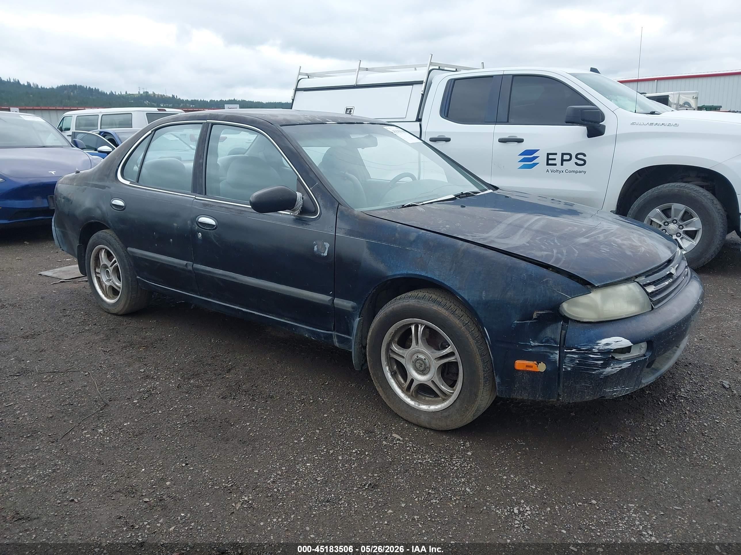 1997 Nissan Altima XE, VIN 1N4BU31D7VC219078 — Front end
