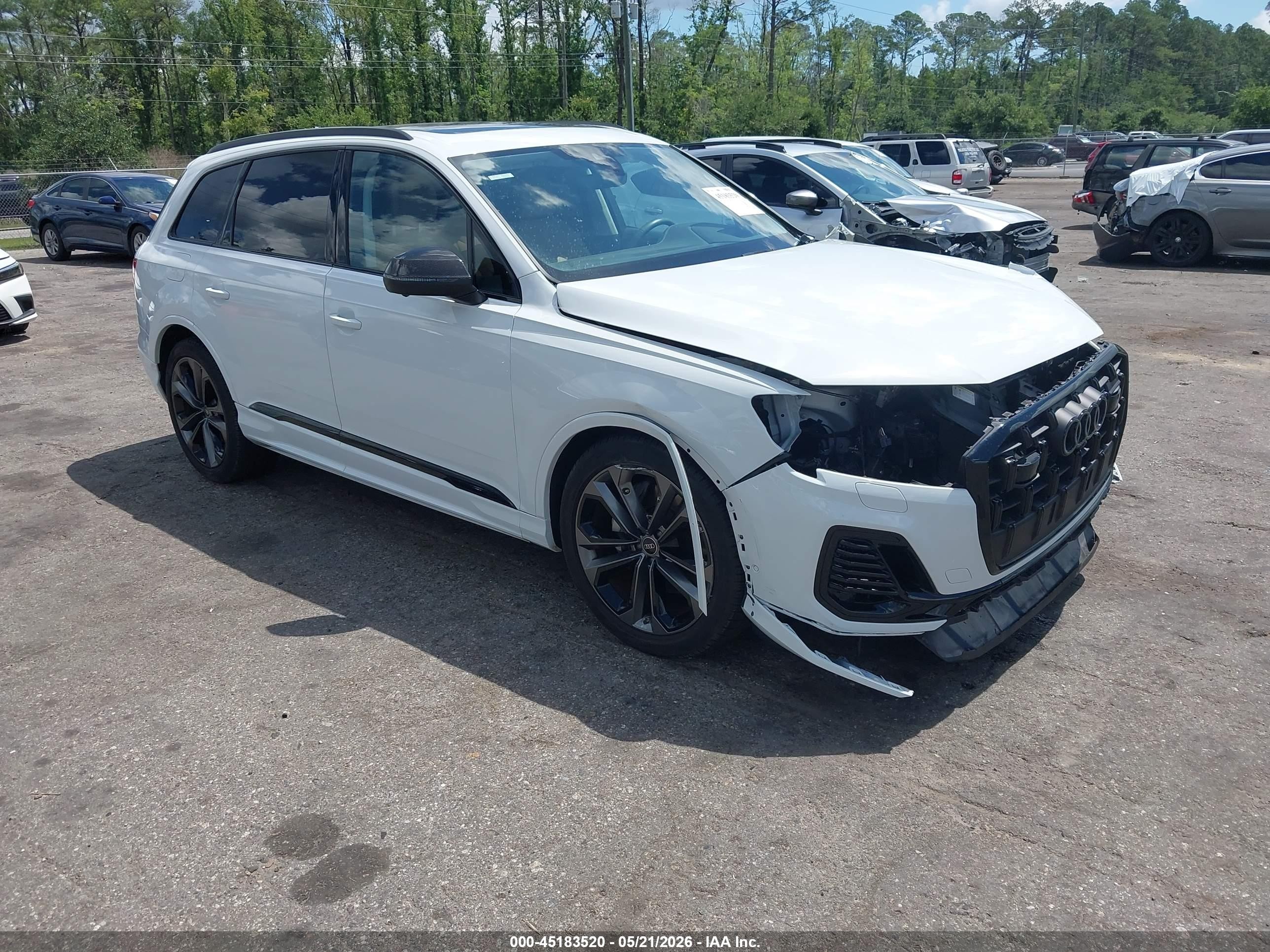 2025 Audi Q7 Prestige, VIN WA1VVBF72SD012728 — Front end