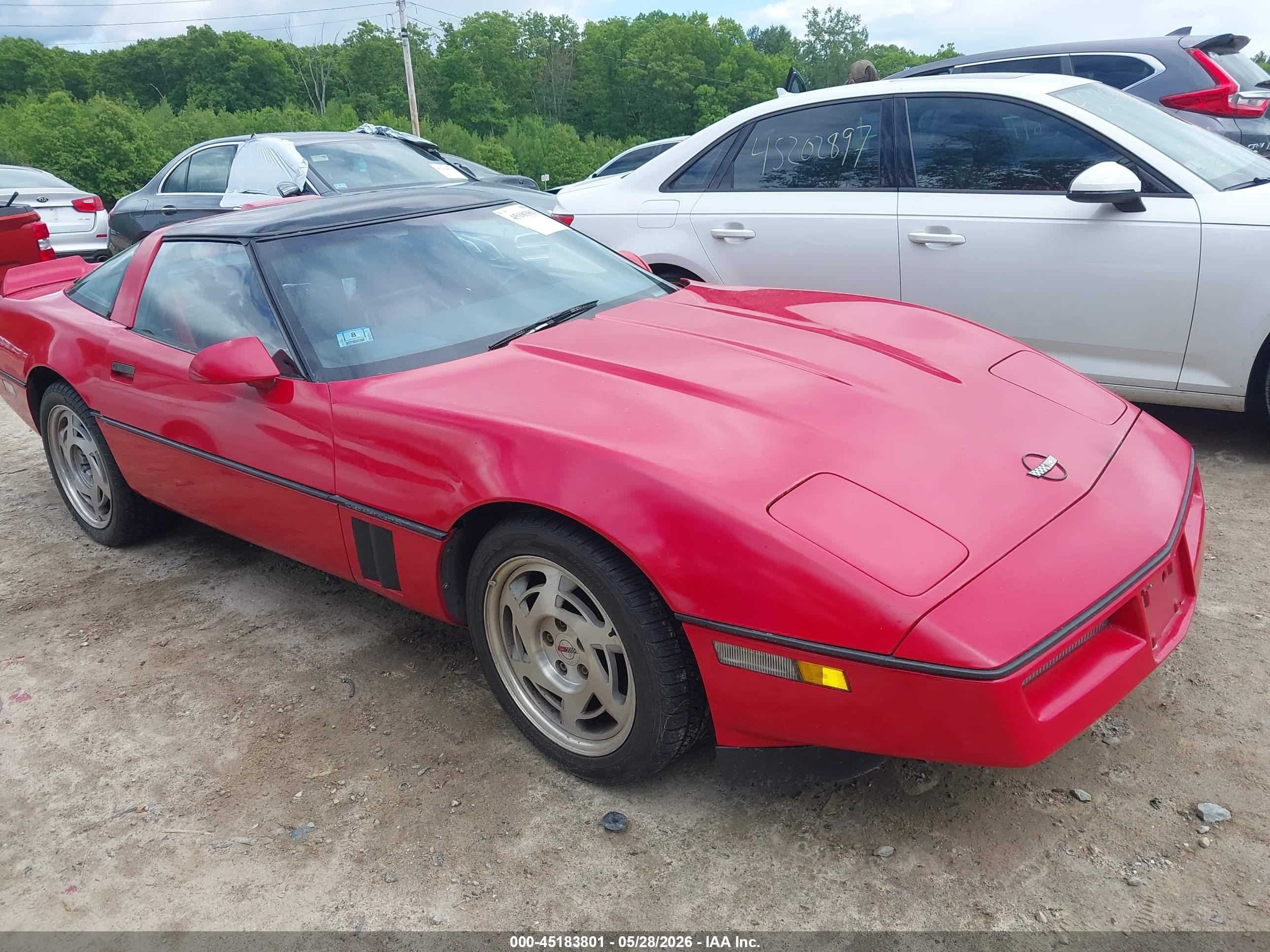 1989 Chevrolet Corvette, VIN 1G1YY218XK5120687 — Engine fire
