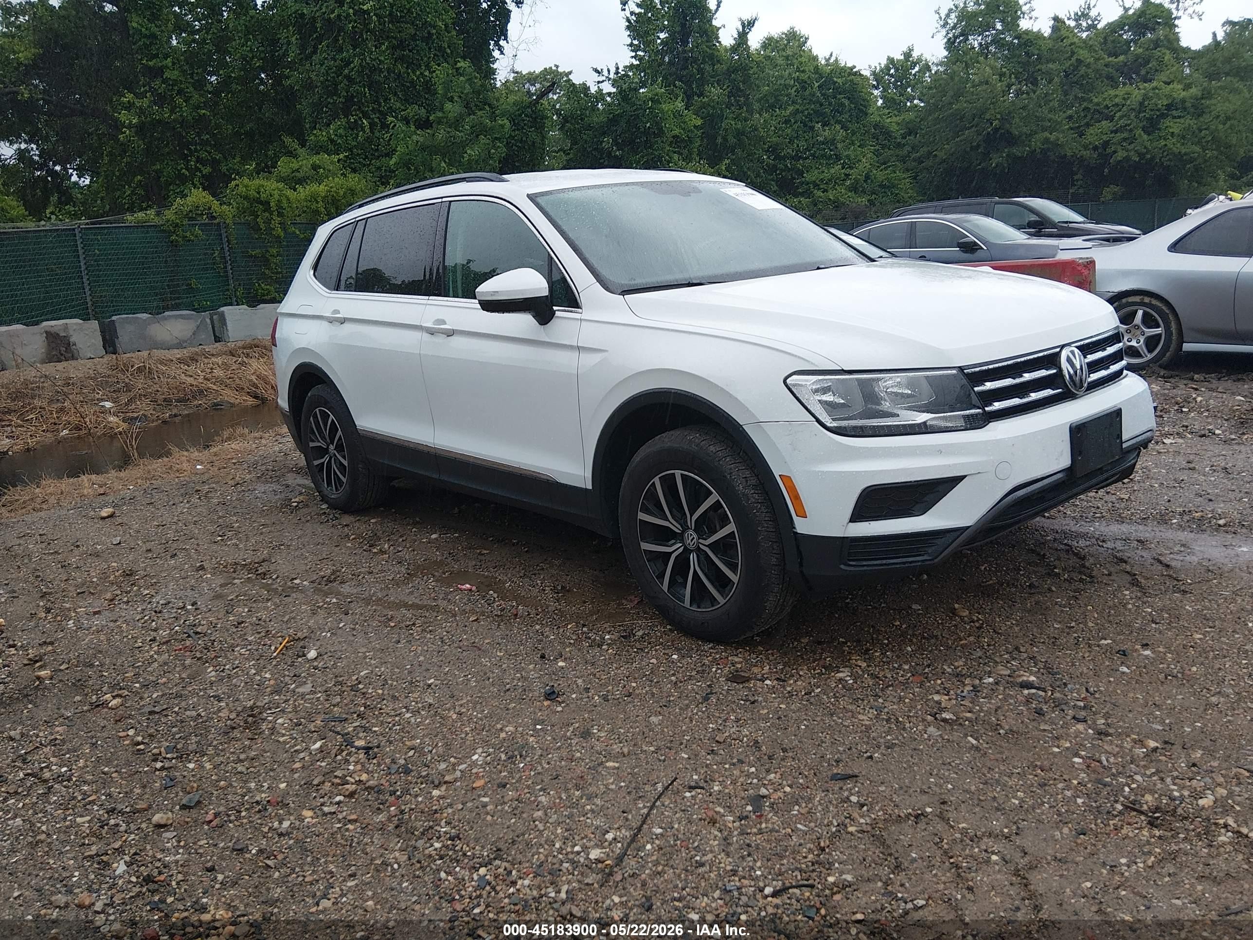 2021 Volkswagen Tiguan SE, VIN 3VV2B7AX9MM008030 — Front end