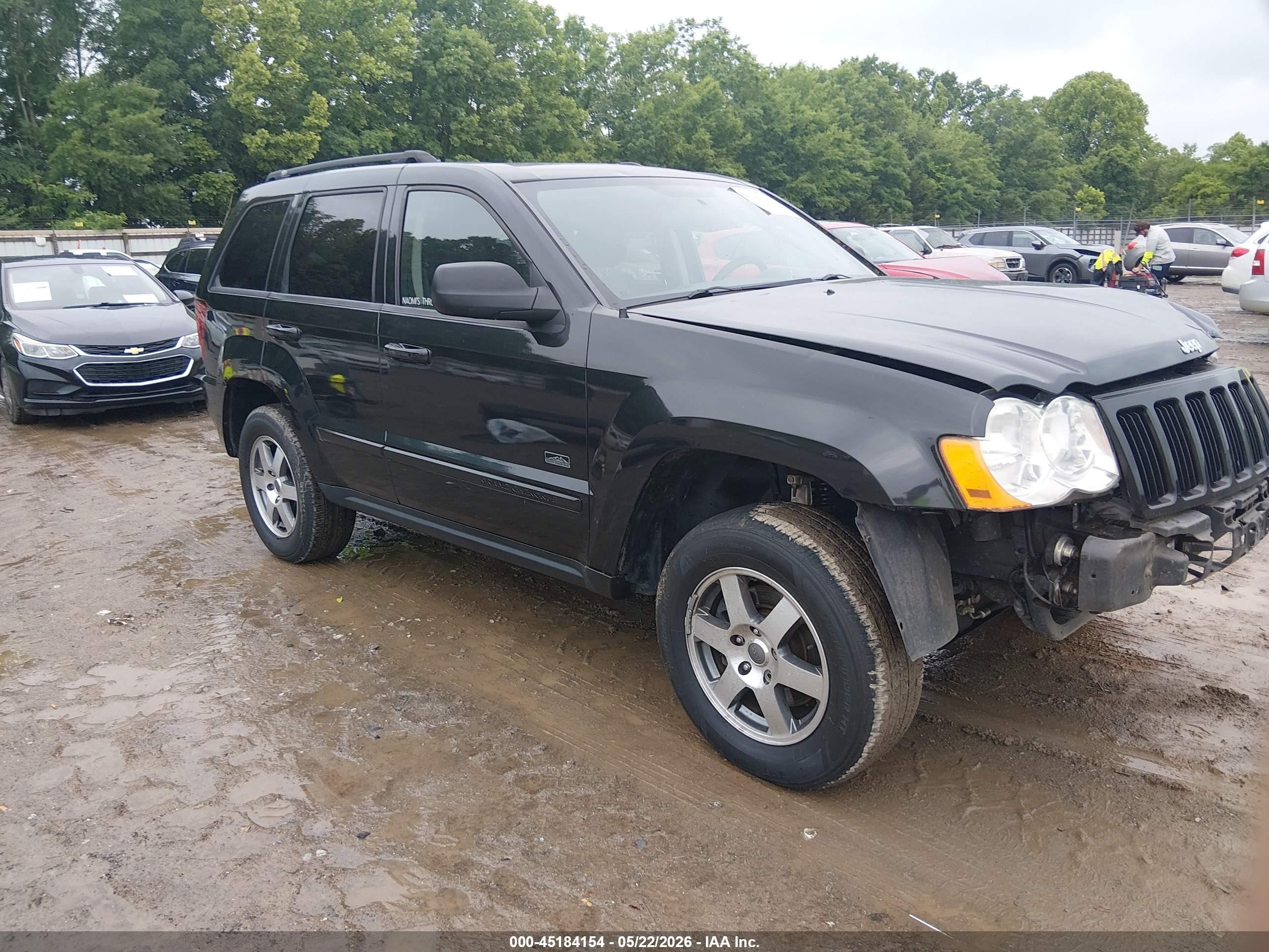 2009 Jeep Grand Cherokee Laredo, VIN 1J8GS48K69C553911 — Front end