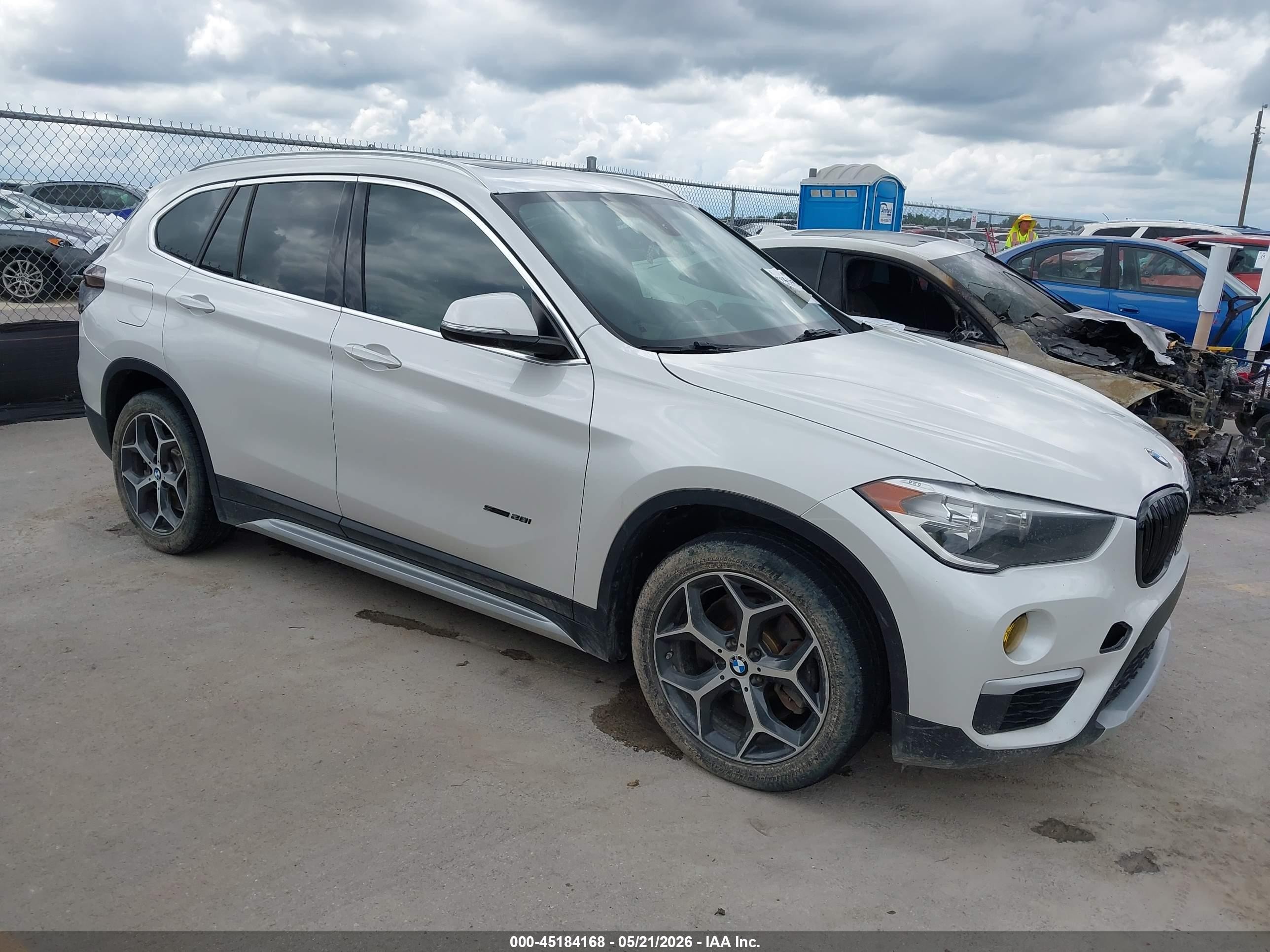 2018 BMW X1 sDrive28i, VIN WBXHU7C32J5H42593 — Front end