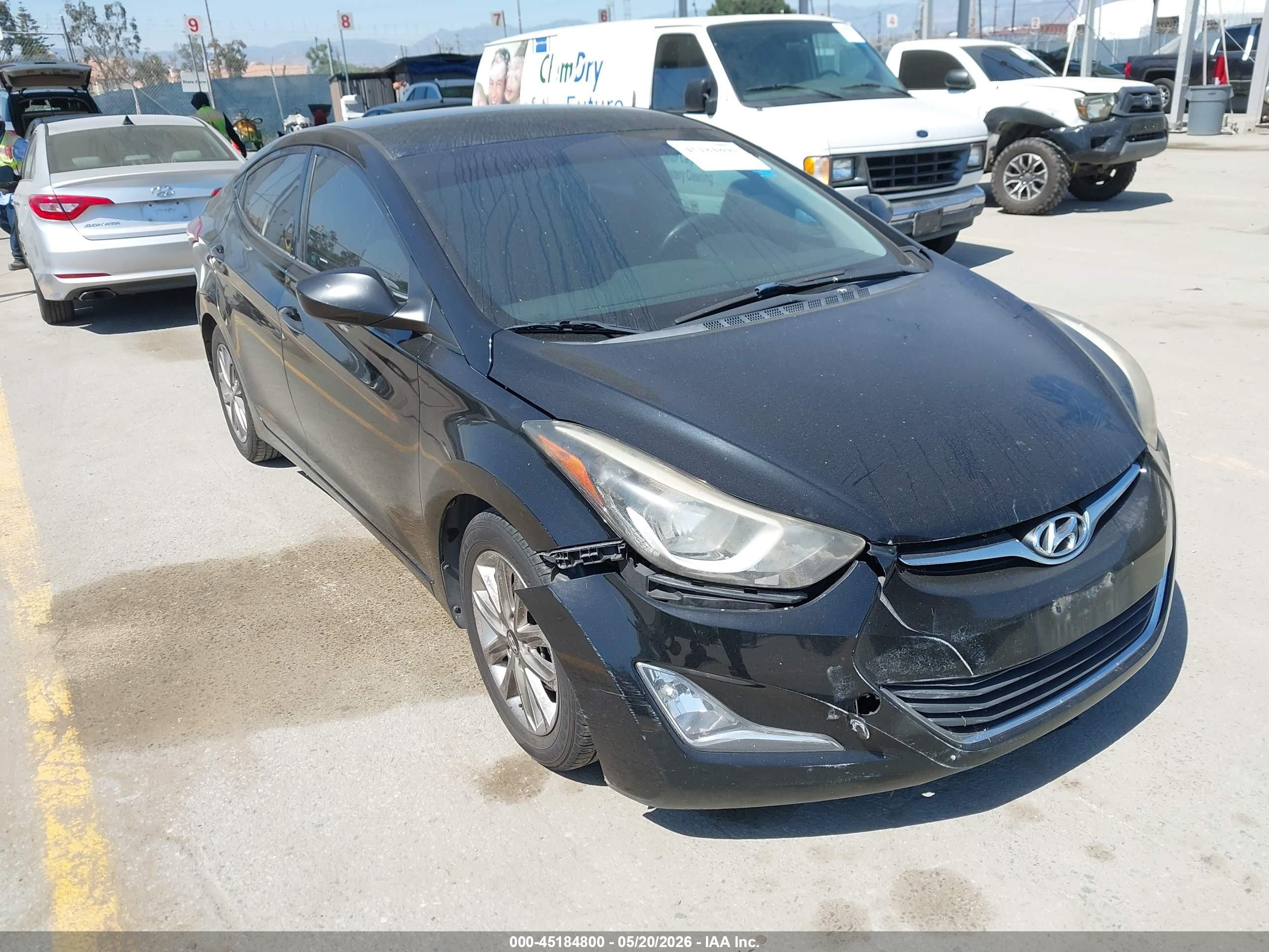 2015 Hyundai Elantra Limited, VIN KMHDH4AE9FU352700 — Side