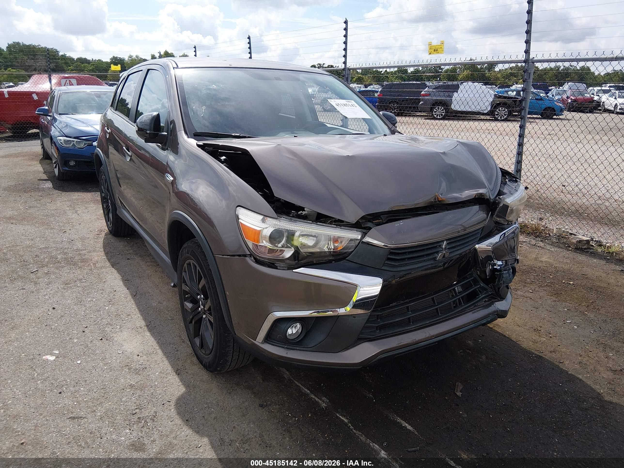 2017 Mitsubishi Outlander ES, VIN JA4AR3AU1HZ062361 — Front end