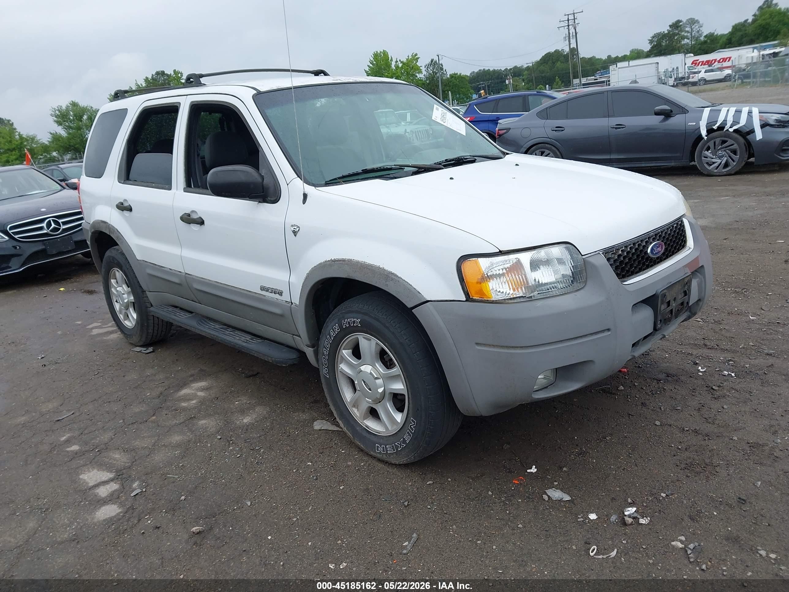 2002 Ford Escape XLT Choice, VIN 1FMYU03172KB37967 — Бок