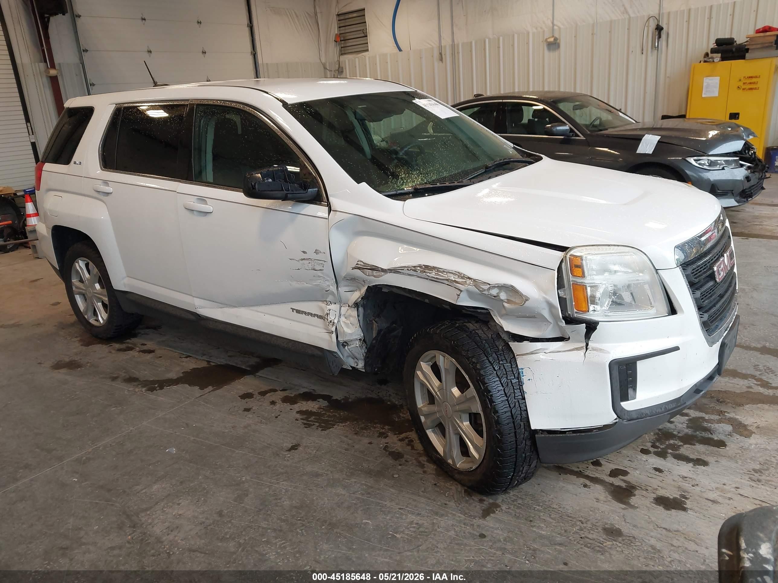 2017 GMC Terrain SLE, VIN 2GKALMEK1H6344134 — Перед