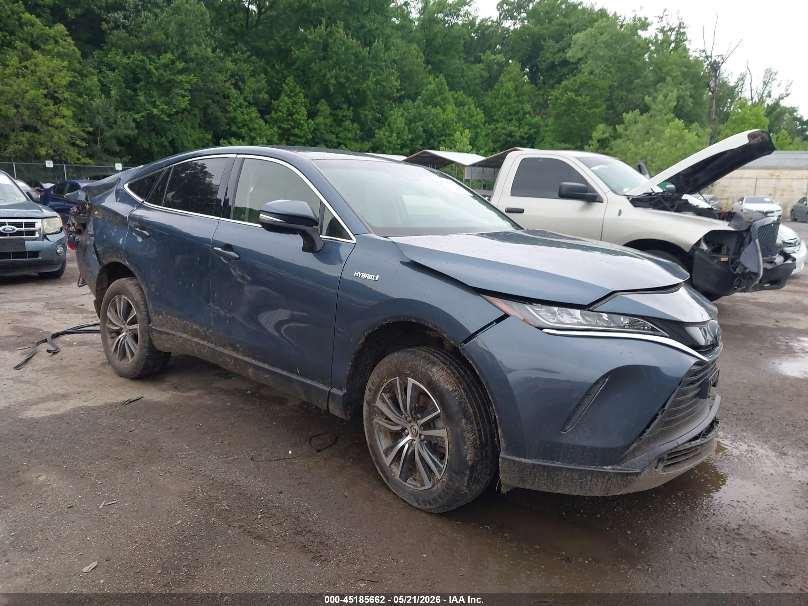 2021 Toyota Venza LE, VIN JTEAAAAH7MJ085524 — Rear end