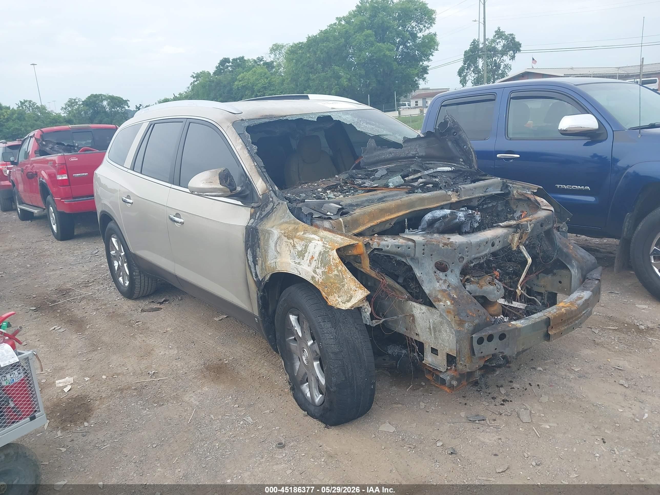 2008 Buick Enclave CXL, VIN 5GAER237X8J303598 — Engine fire