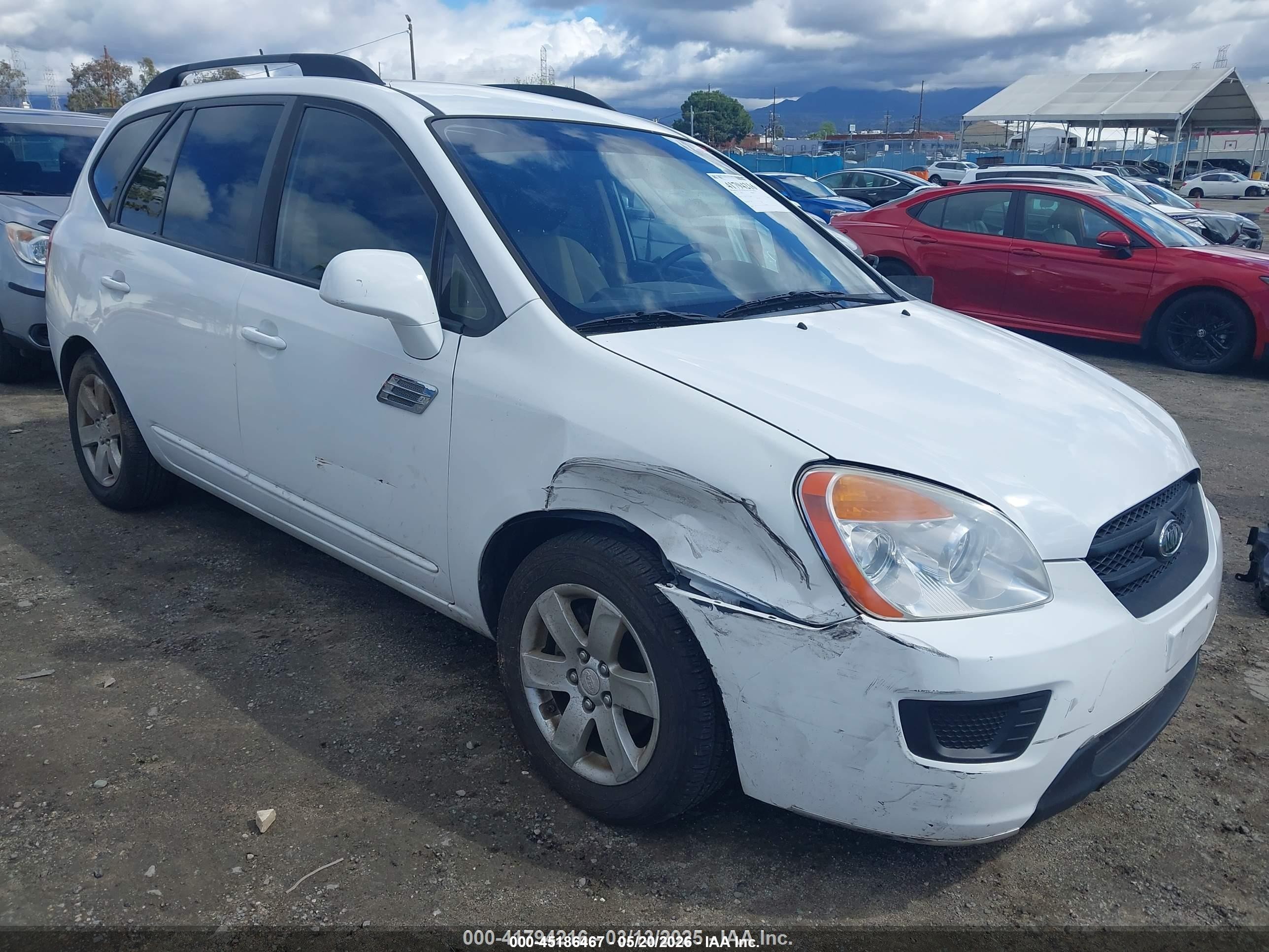 2010 Kia Rondo, VIN KNAHG8C98A7302651 — Front end