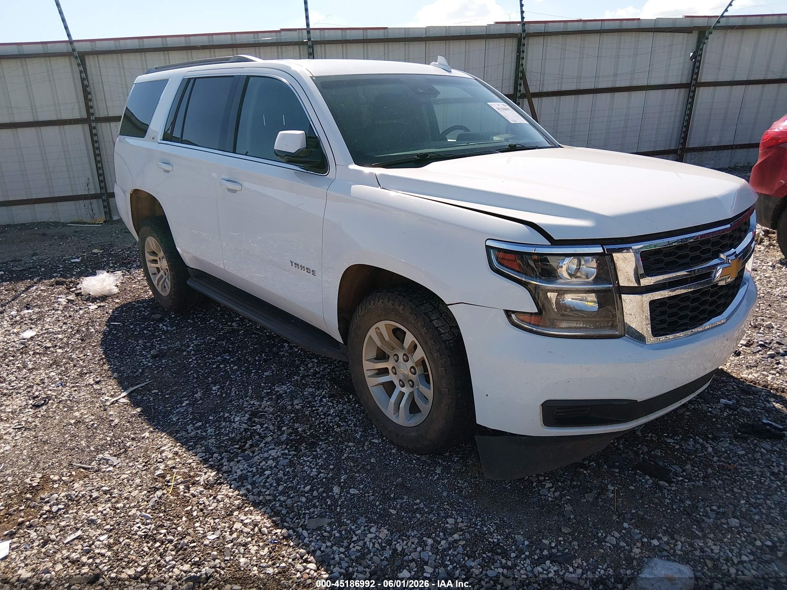2018 Chevrolet Tahoe LT, VIN 1GNSCBKC6JR110610 — Front end