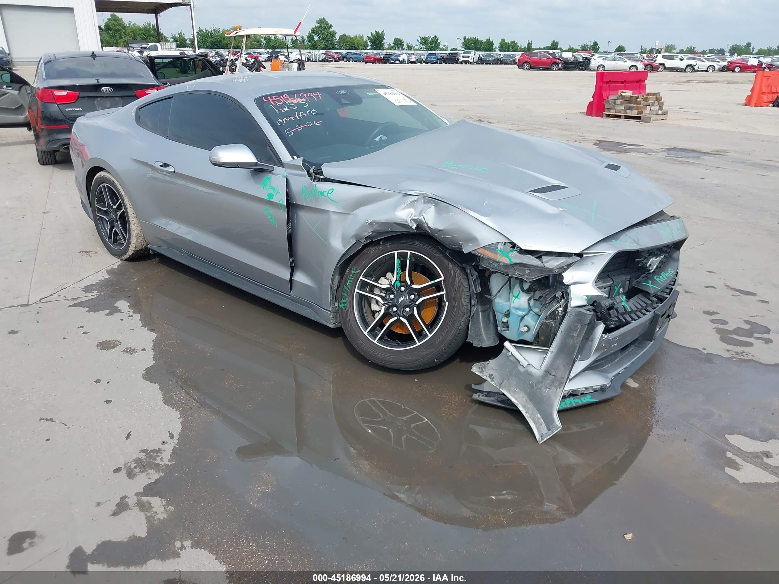 2022 Ford Mustang EcoBoost Premium, VIN 1FA6P8TH6N5104417 — Front end