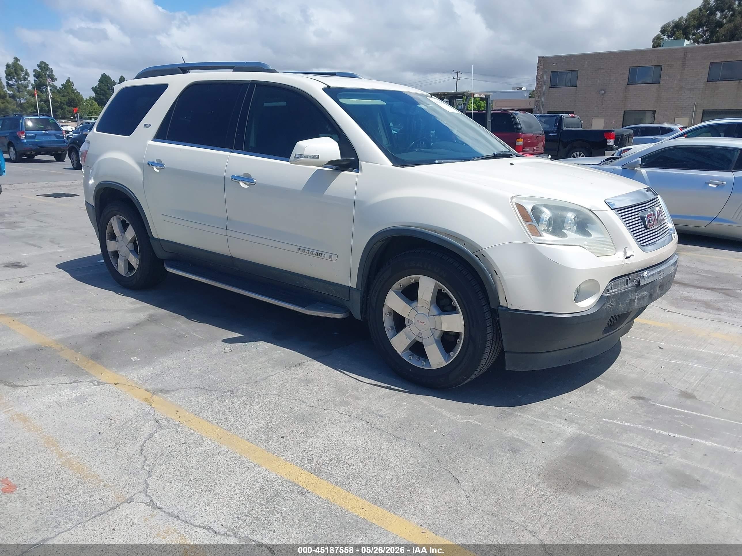 2008 GMC Acadia SLT2, VIN 1GKER33708J135916 — Front end