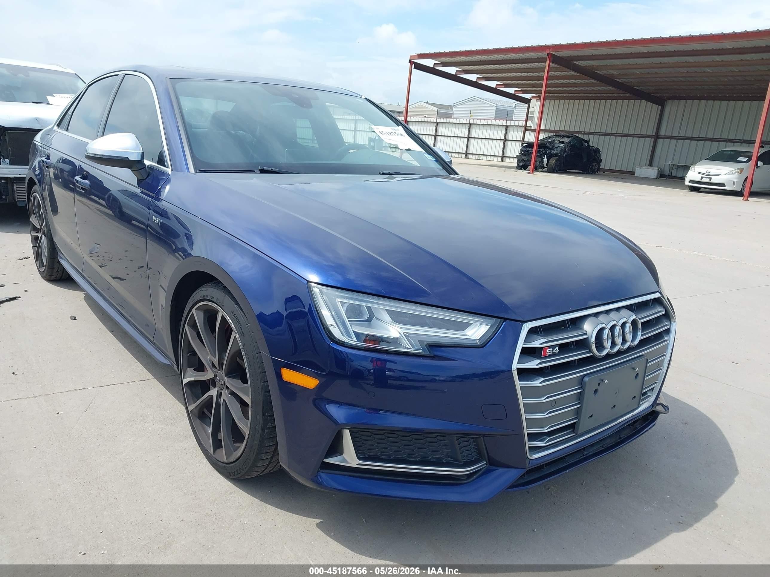2018 Audi S4 Premium Plus, VIN WAUB4AF42JA058195 — Перед