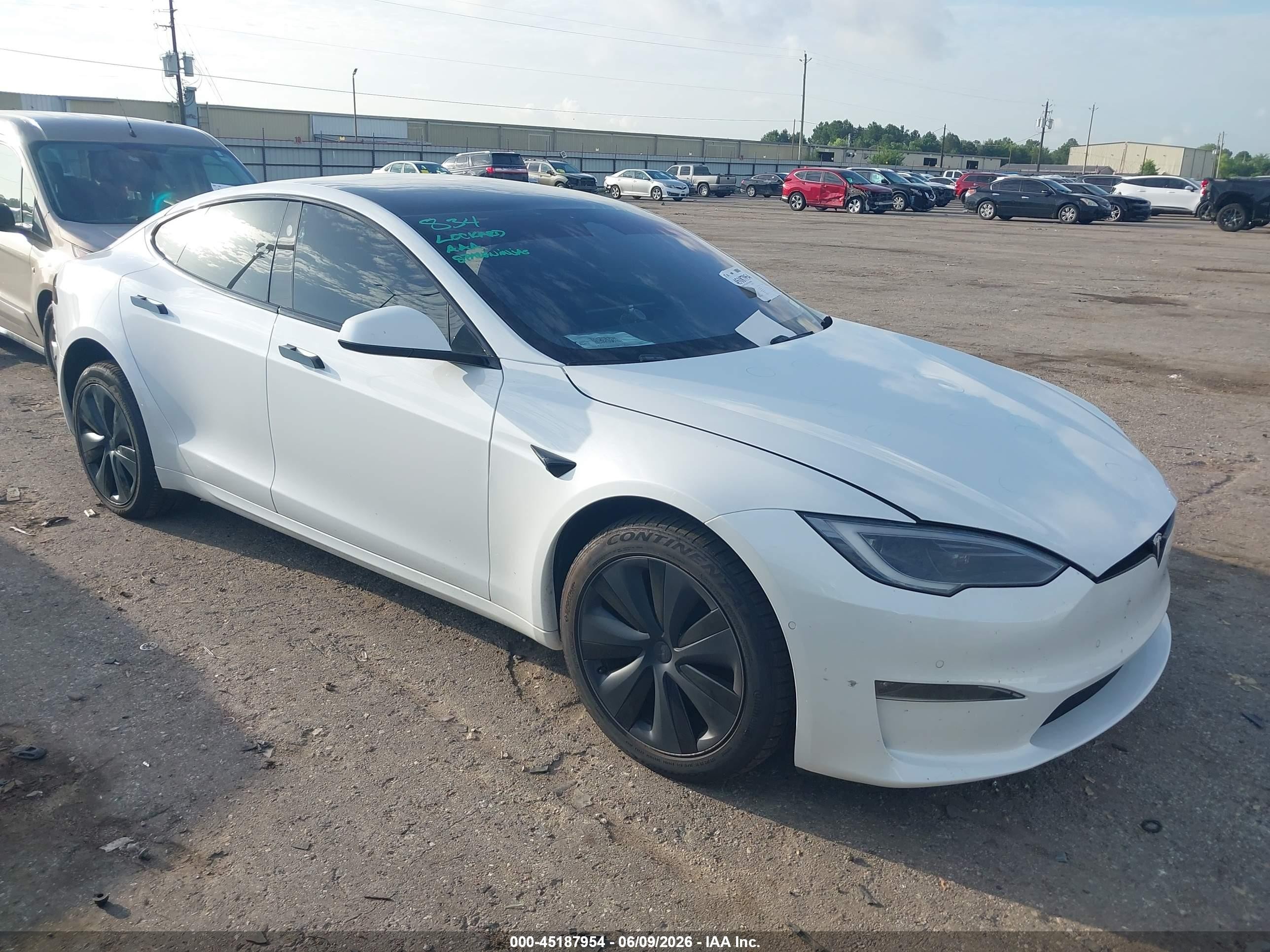 2022 Tesla Model S, VIN 5YJSA1E58NF494021 — Side
