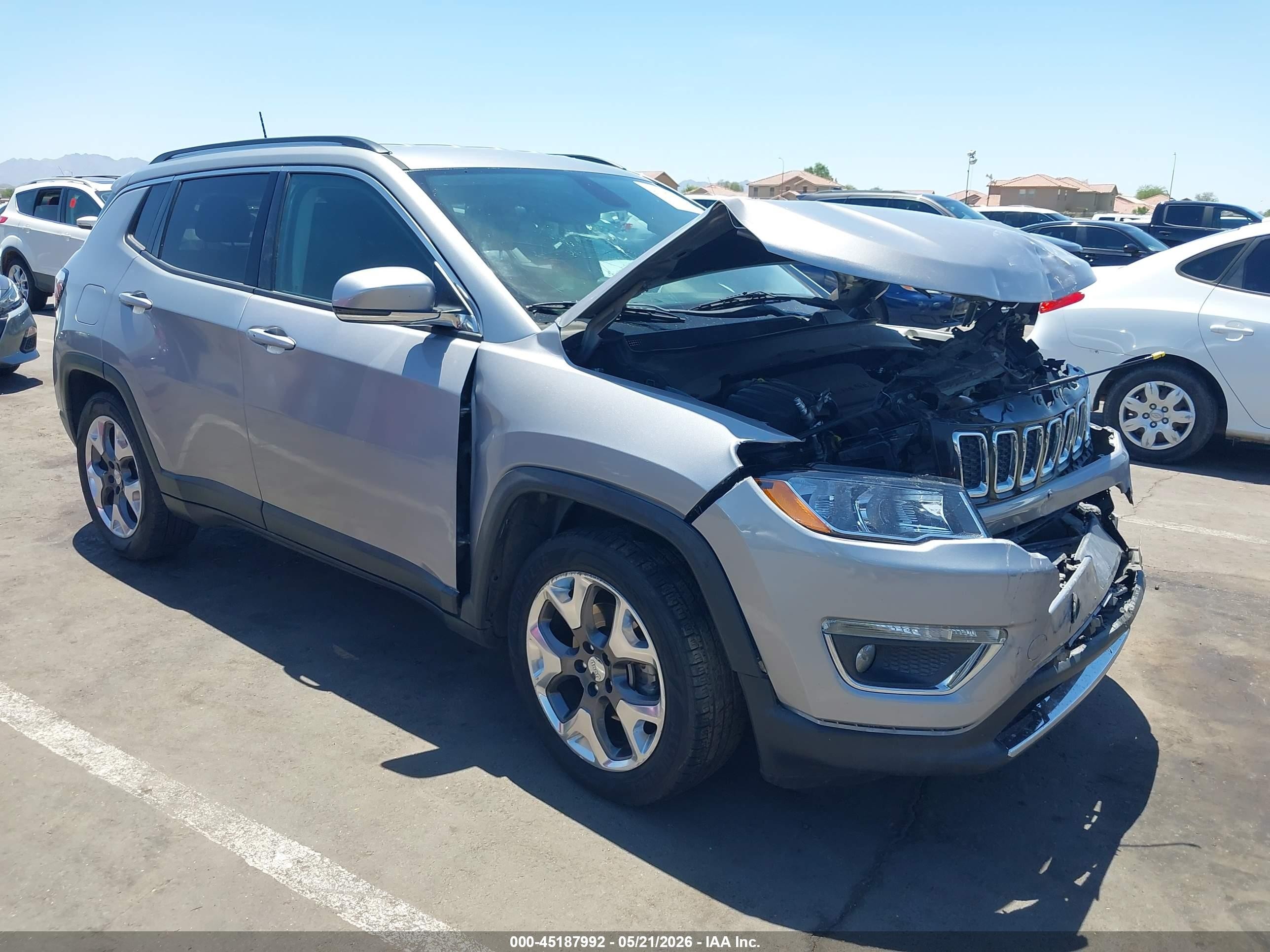 2020 Jeep Compass Limited, VIN 3C4NJCCBXLT122597 — Front end