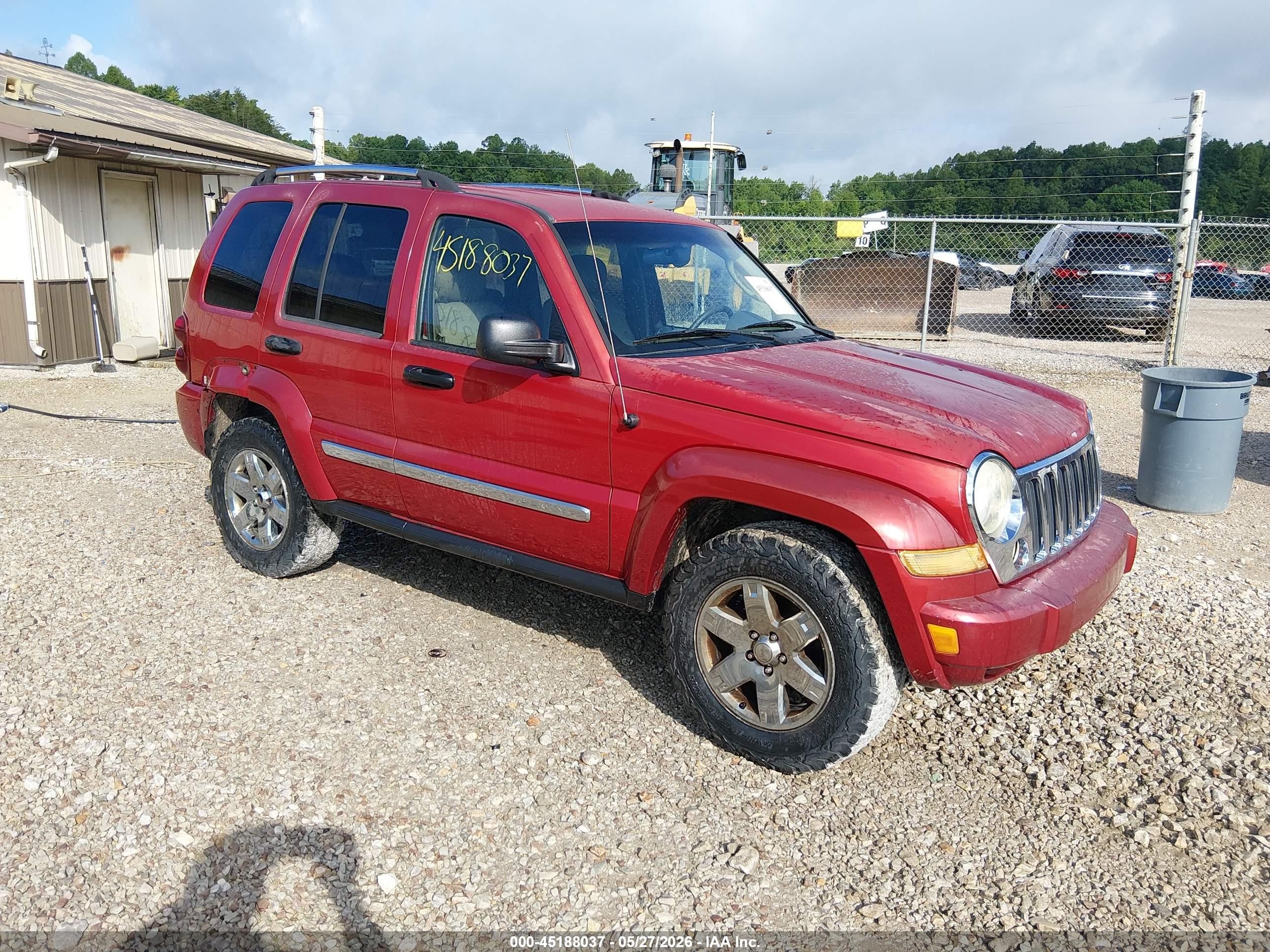 2006 Jeep Liberty Limited, VIN 1J4GL58K66W293153 — Rear end