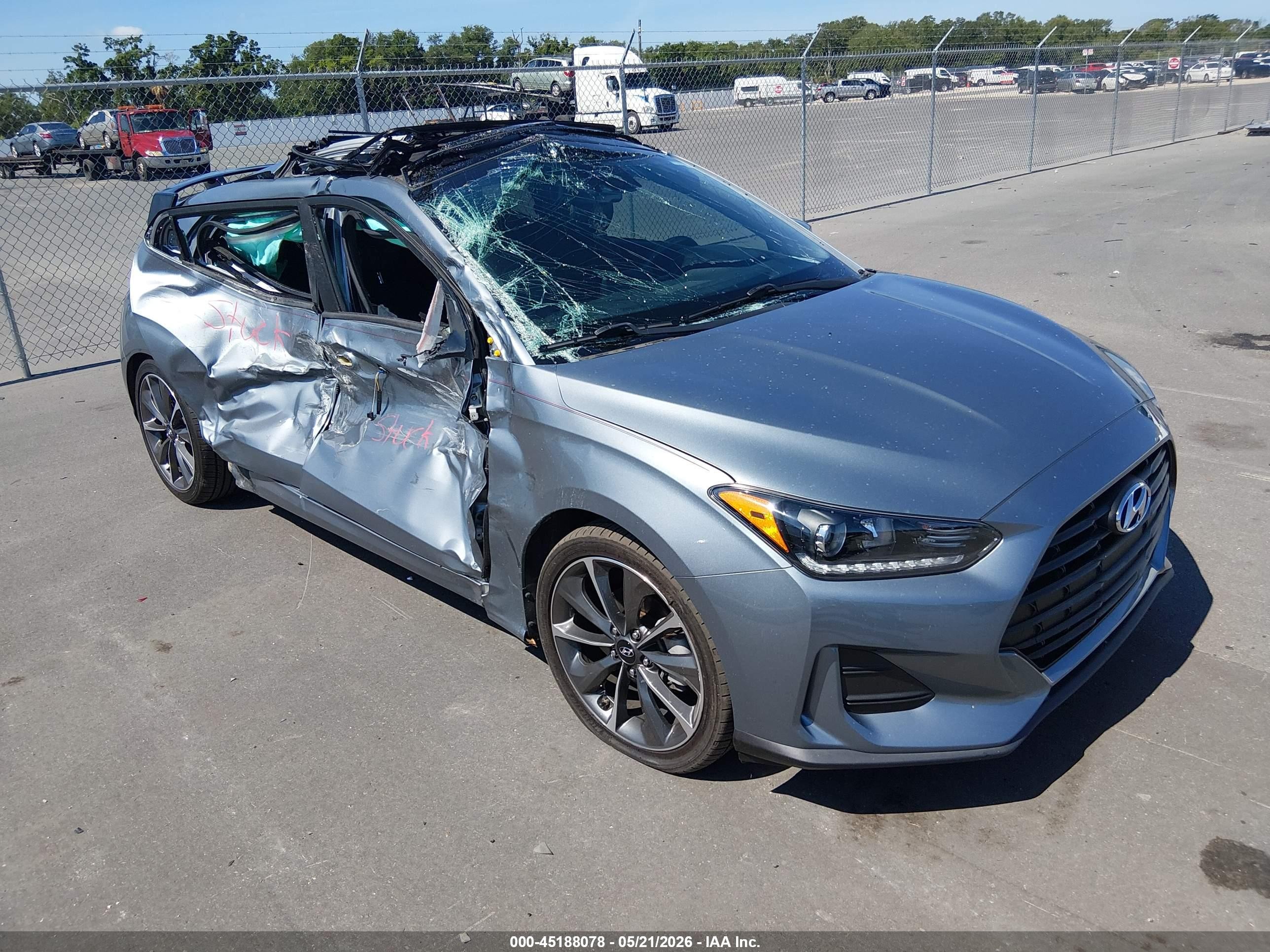 2021 Hyundai Veloster Premium, VIN KMHTG6AF6MU032654 — Бок