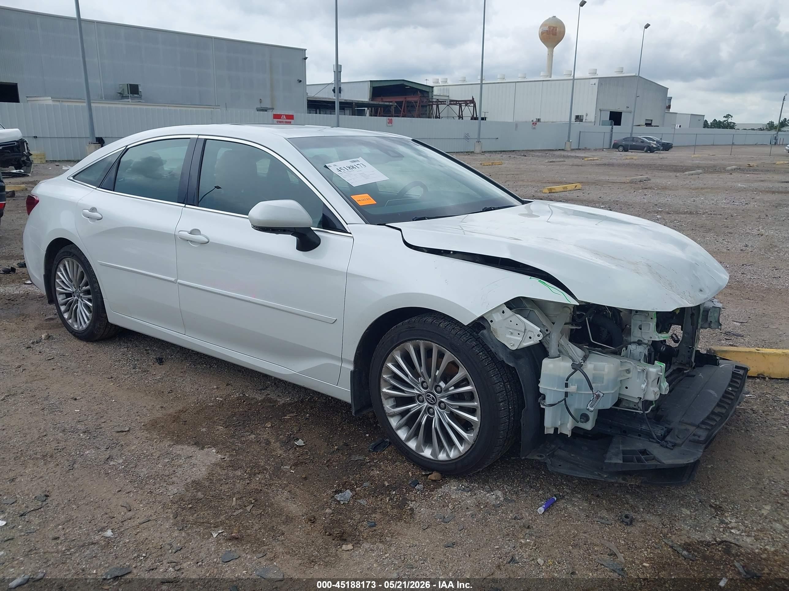 2019 Toyota Avalon XSE, VIN 4T1BZ1FB8KU019870 — Front end