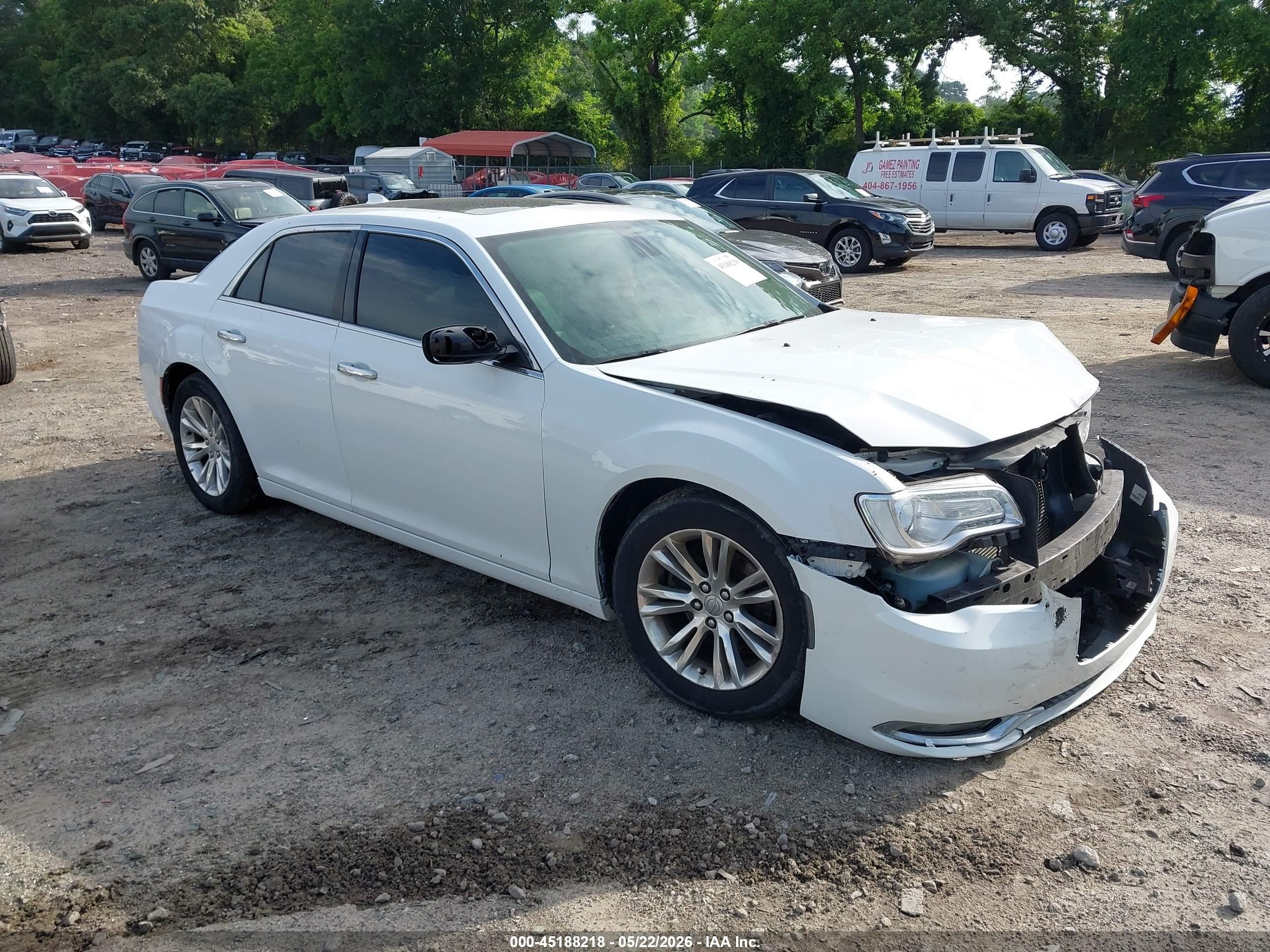 2016 Chrysler 300 C, VIN 2C3CCAEG8GH294578 — Перед