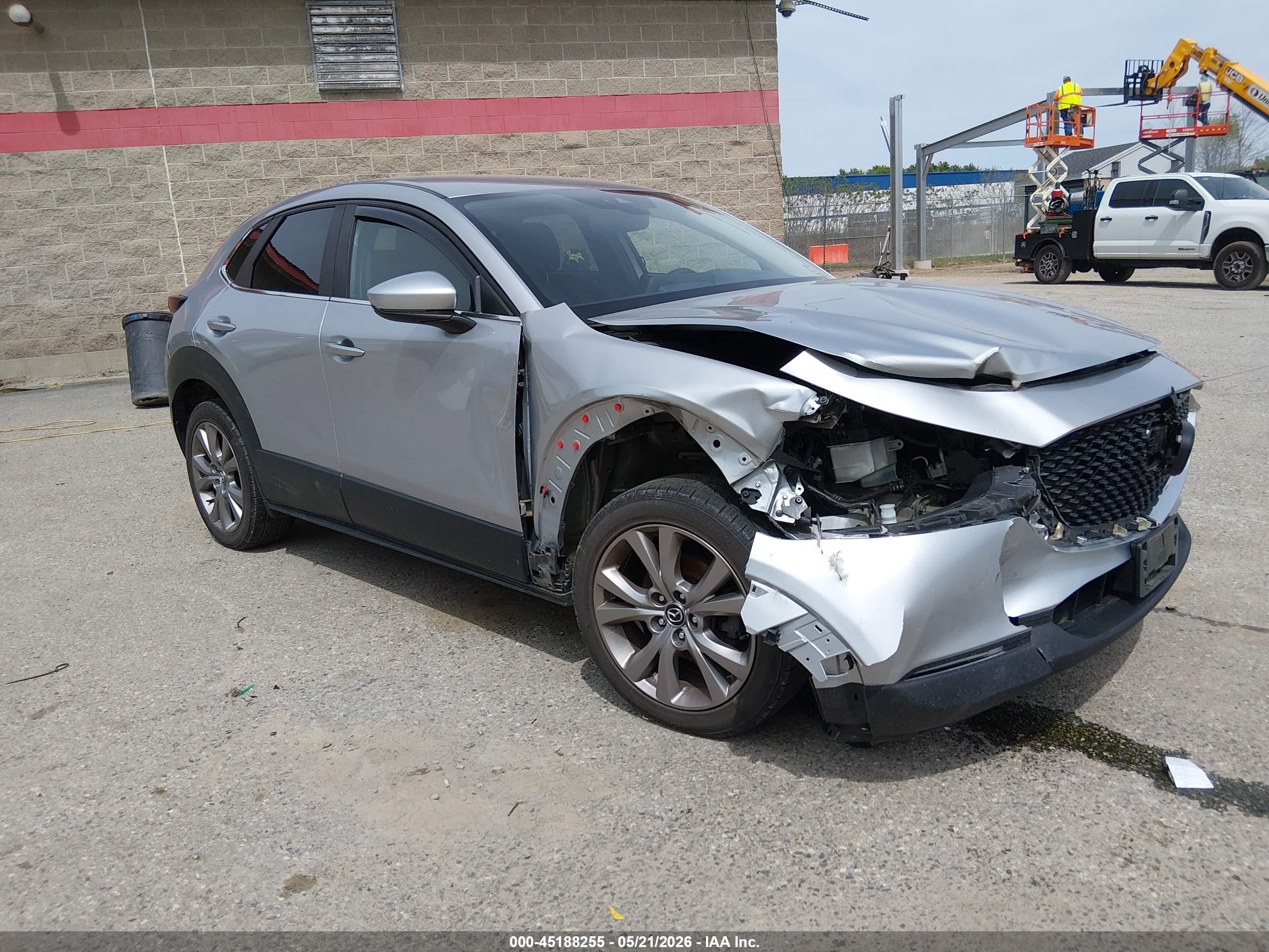 2020 Mazda CX-30 Select, VIN 3MVDMBCL5LM117189 — Front end