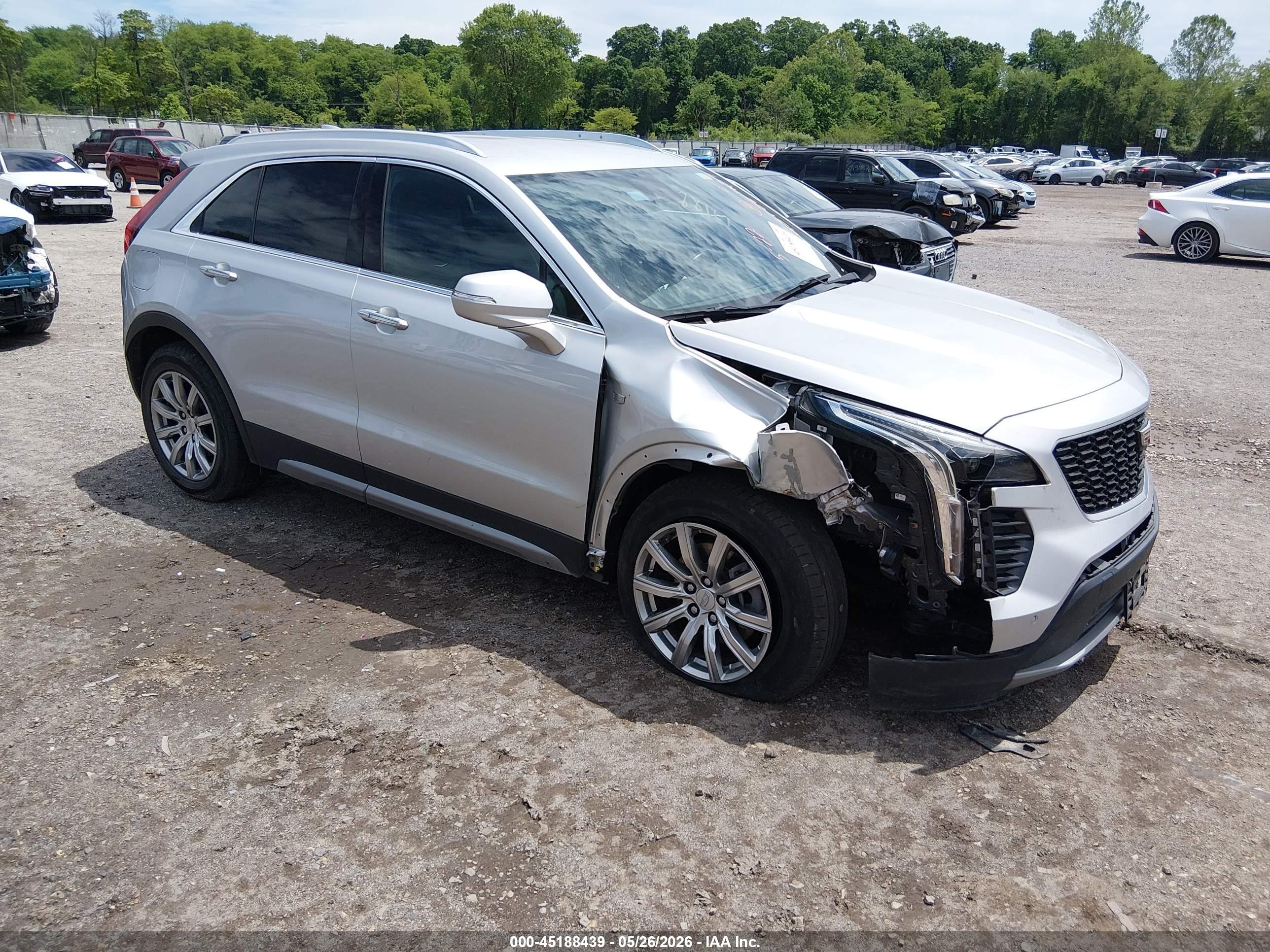 2022 Cadillac XT4 FWD Premium Luxury, VIN 1GYFZCR42NF119934 — Front end