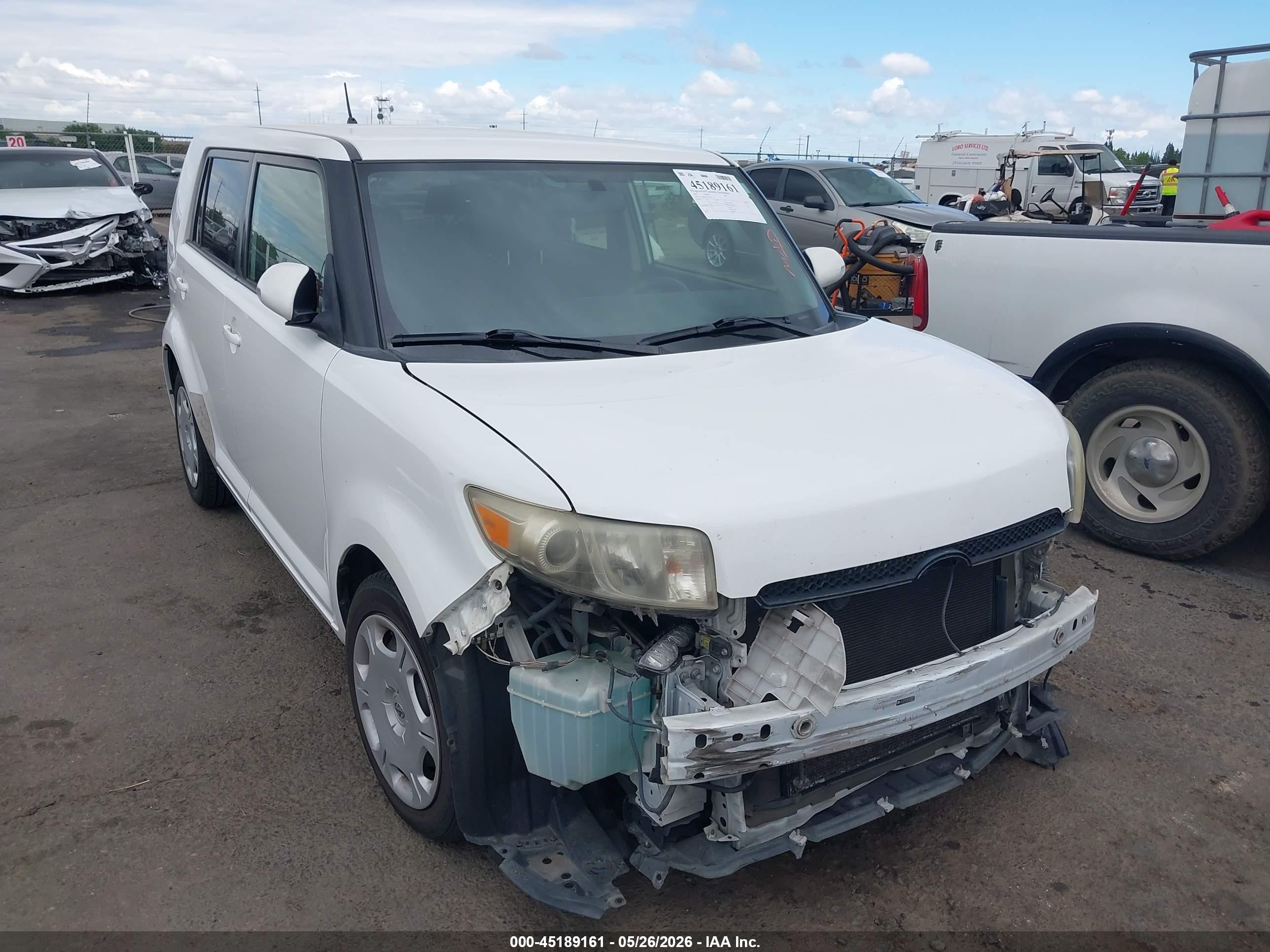 2014 Scion xB, VIN JTLZE4FEXEJ056214 — Front end