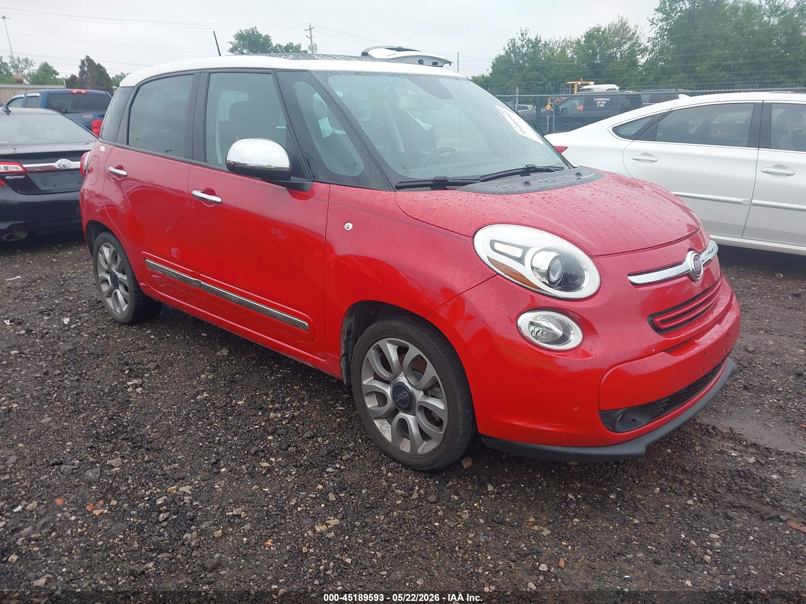 2017 FIAT 500L Lounge, VIN ZFBCFACH7HZ039620 — Front end