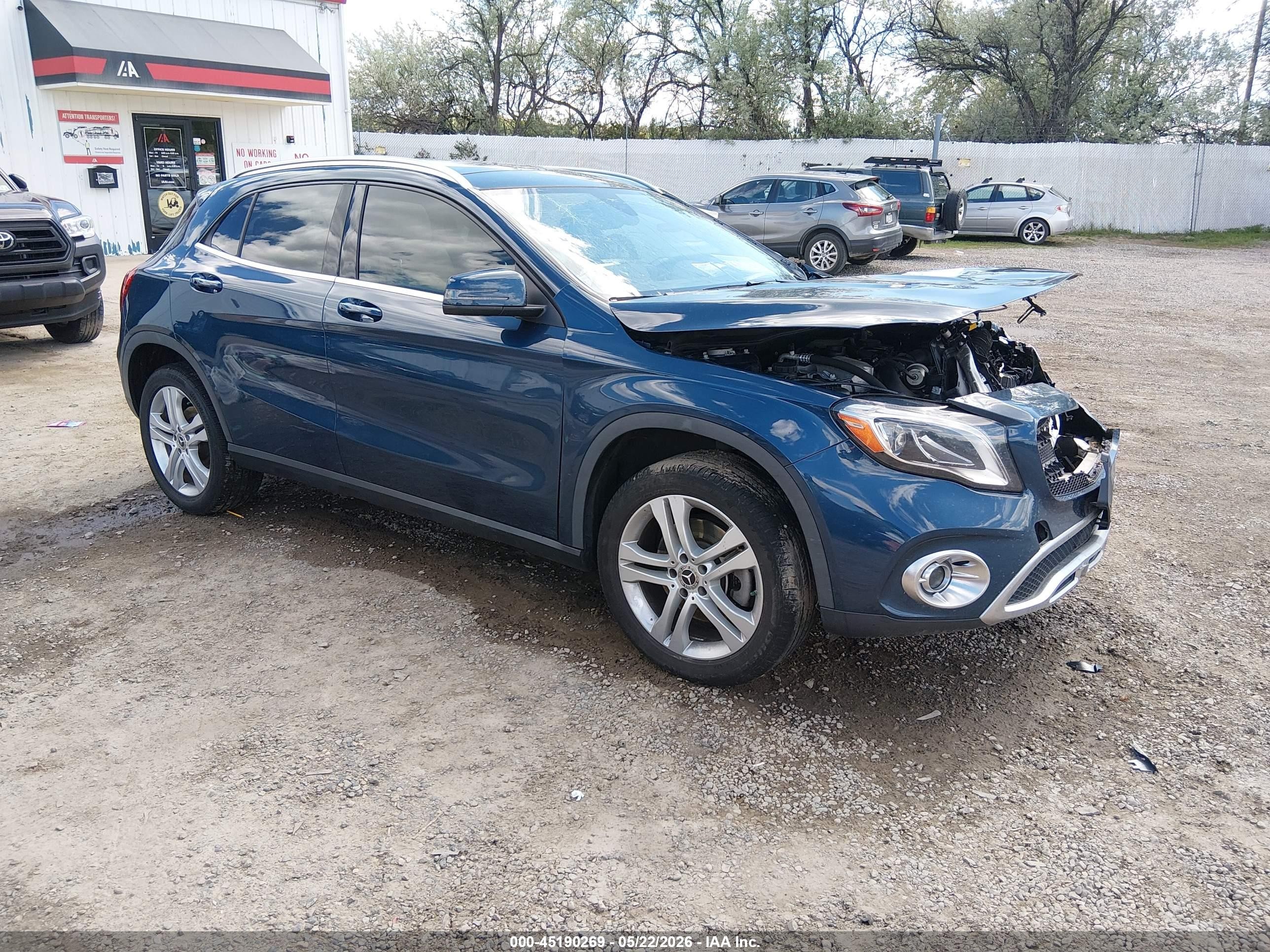 2019 Mercedes-Benz GLA 250, VIN WDCTG4EB2KJ641930 — Front end