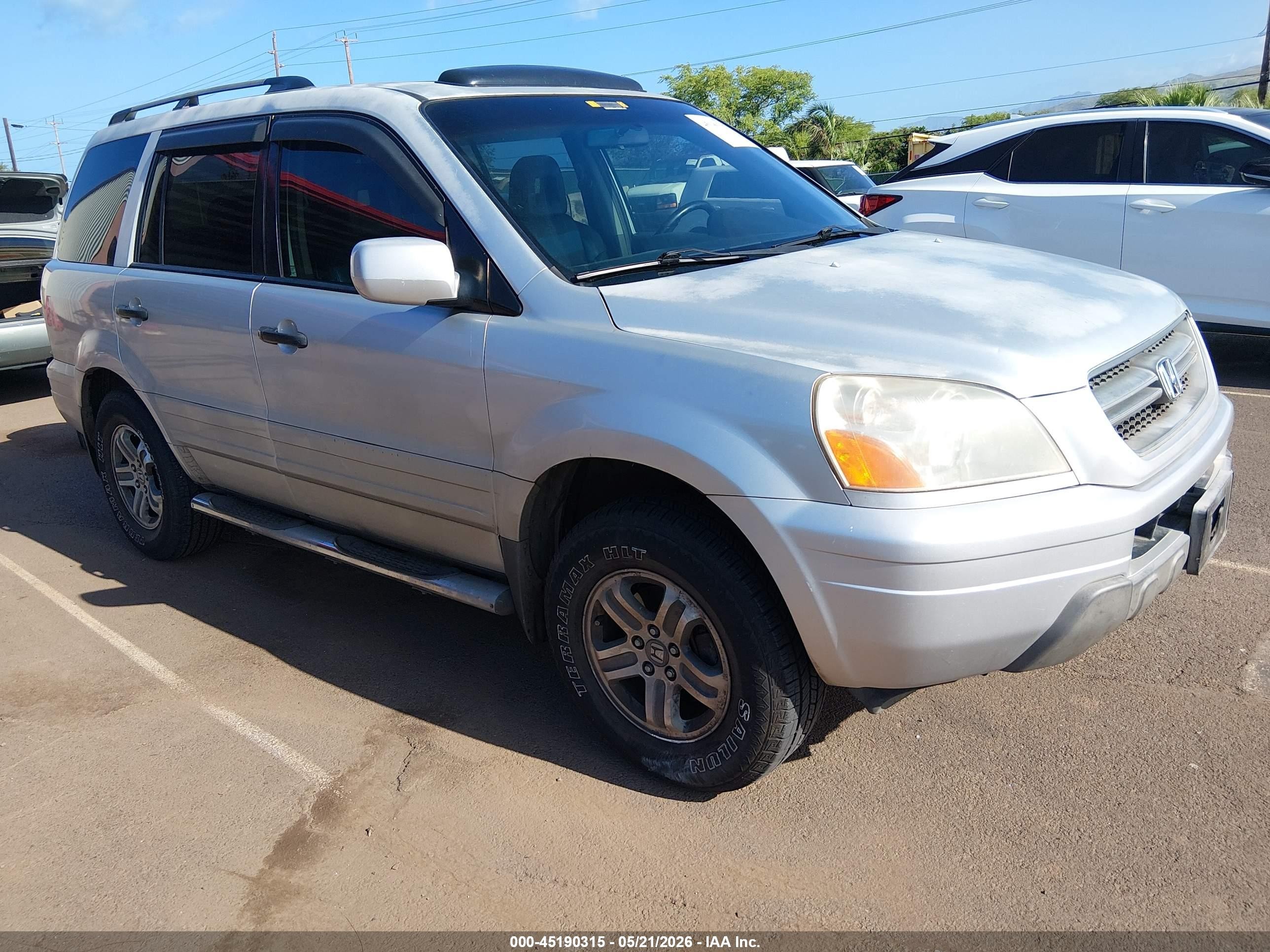 2005 Honda Pilot EX-L, VIN 2HKYF18505H508938 — Side