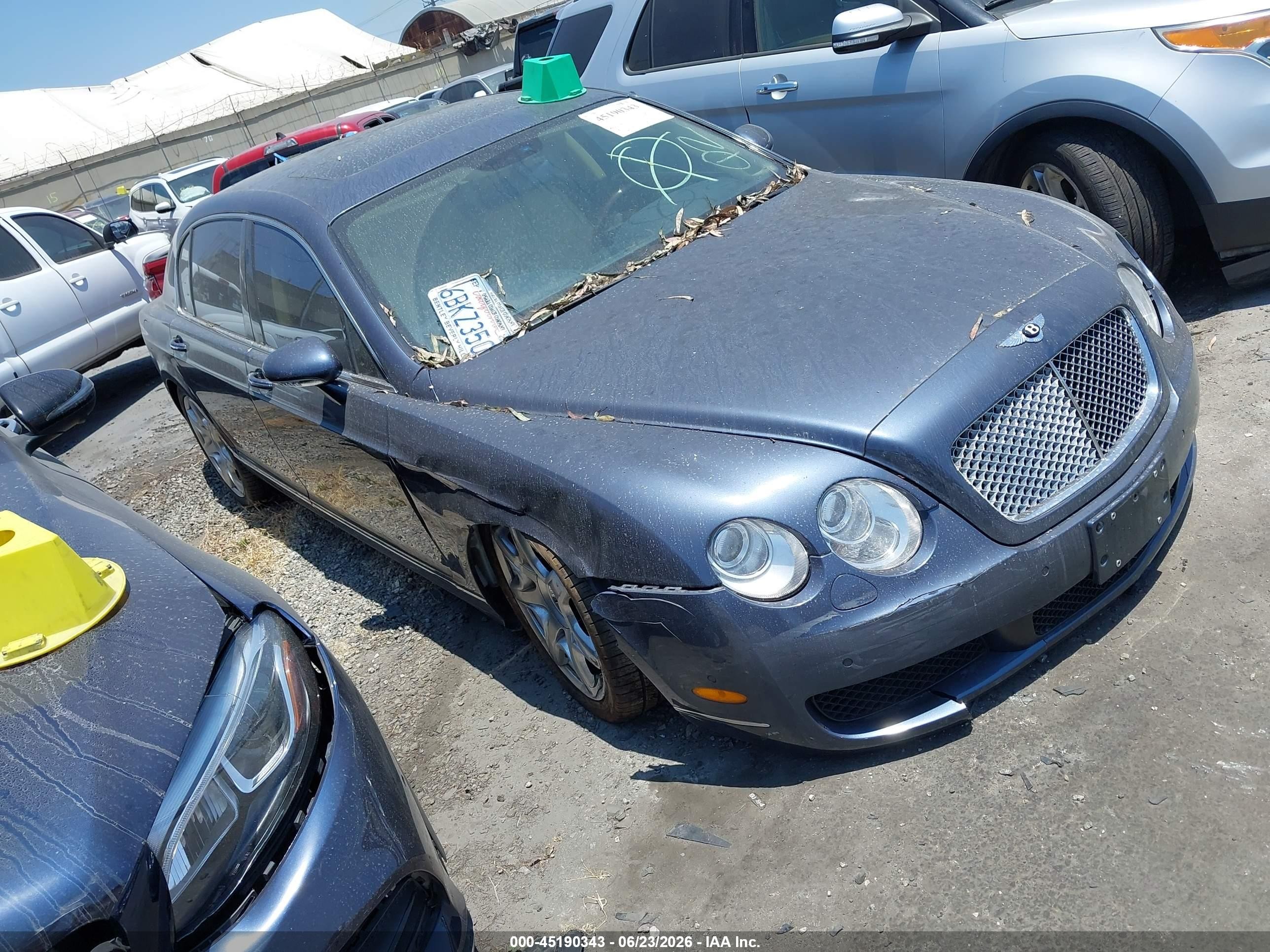 2007 Bentley Flying Spur, VIN SCBBR93W07C047785 — Front end
