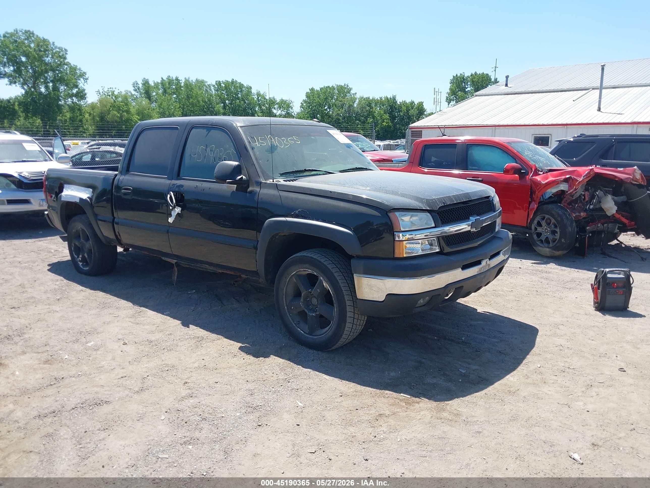 2004 Chevrolet Silverado 1500 LT, VIN 2GCEK13T841319846 — Side