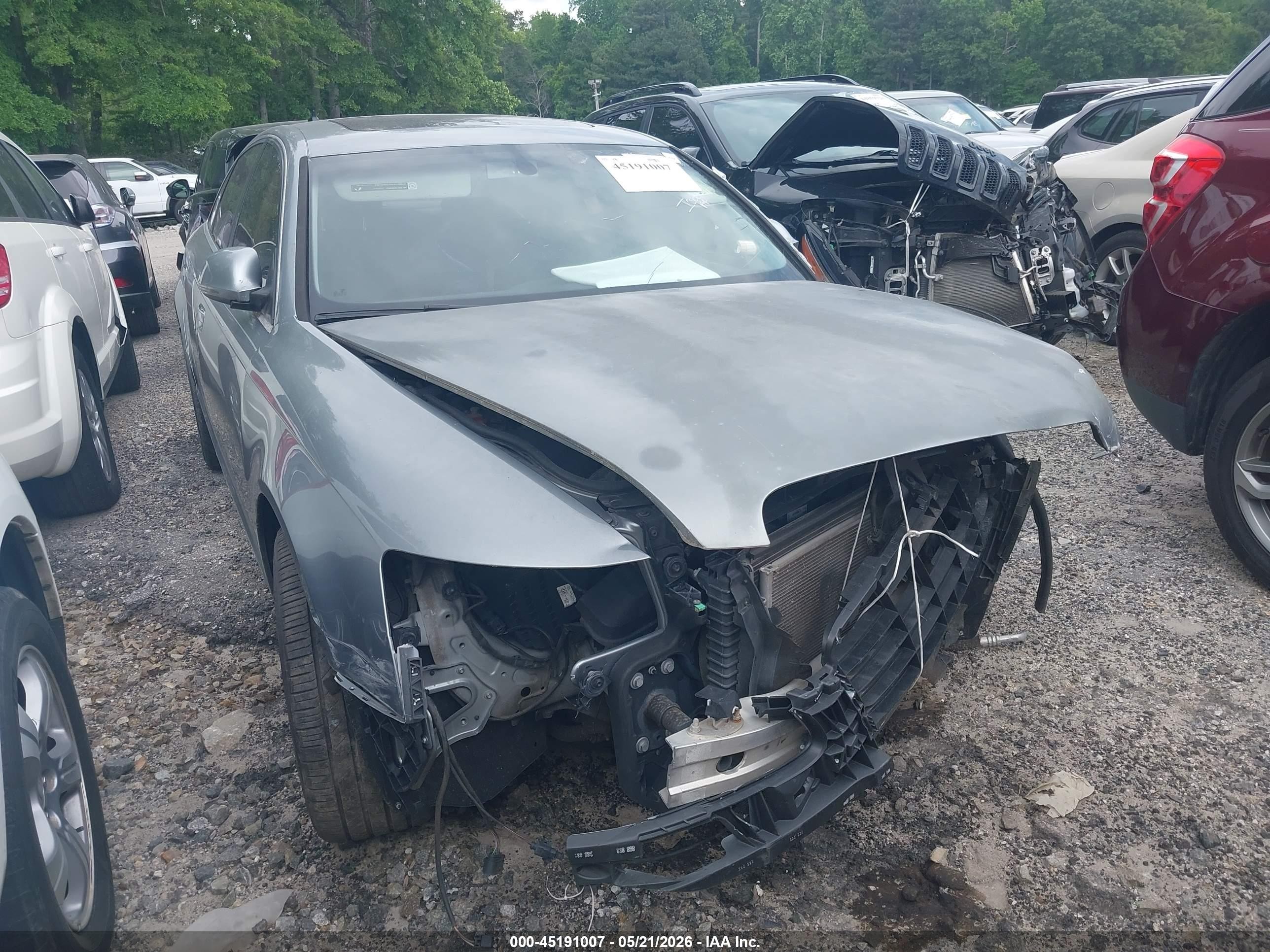 2009 Audi A6, VIN WAUCH74F39N030443 — Front end