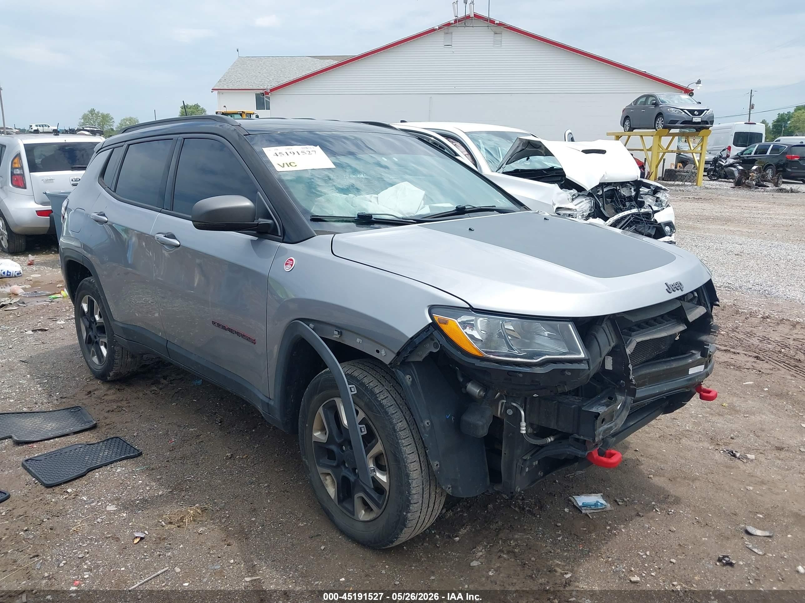 2018 Jeep Compass Trailhawk, VIN 3C4NJDDB4JT465505 — Front end