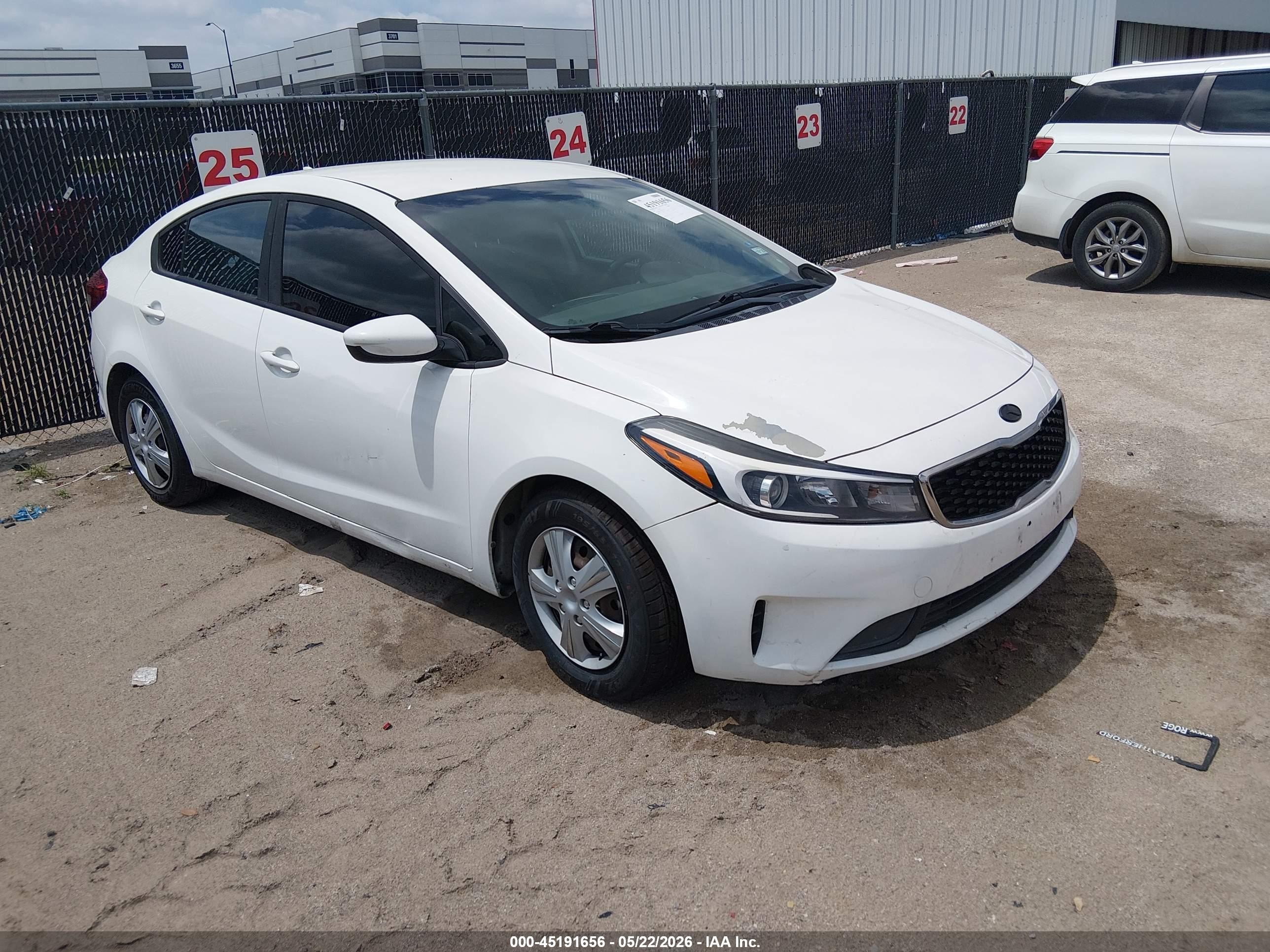 2017 Kia Forte LX, VIN 3KPFK4A70HE035812 — Normal wear