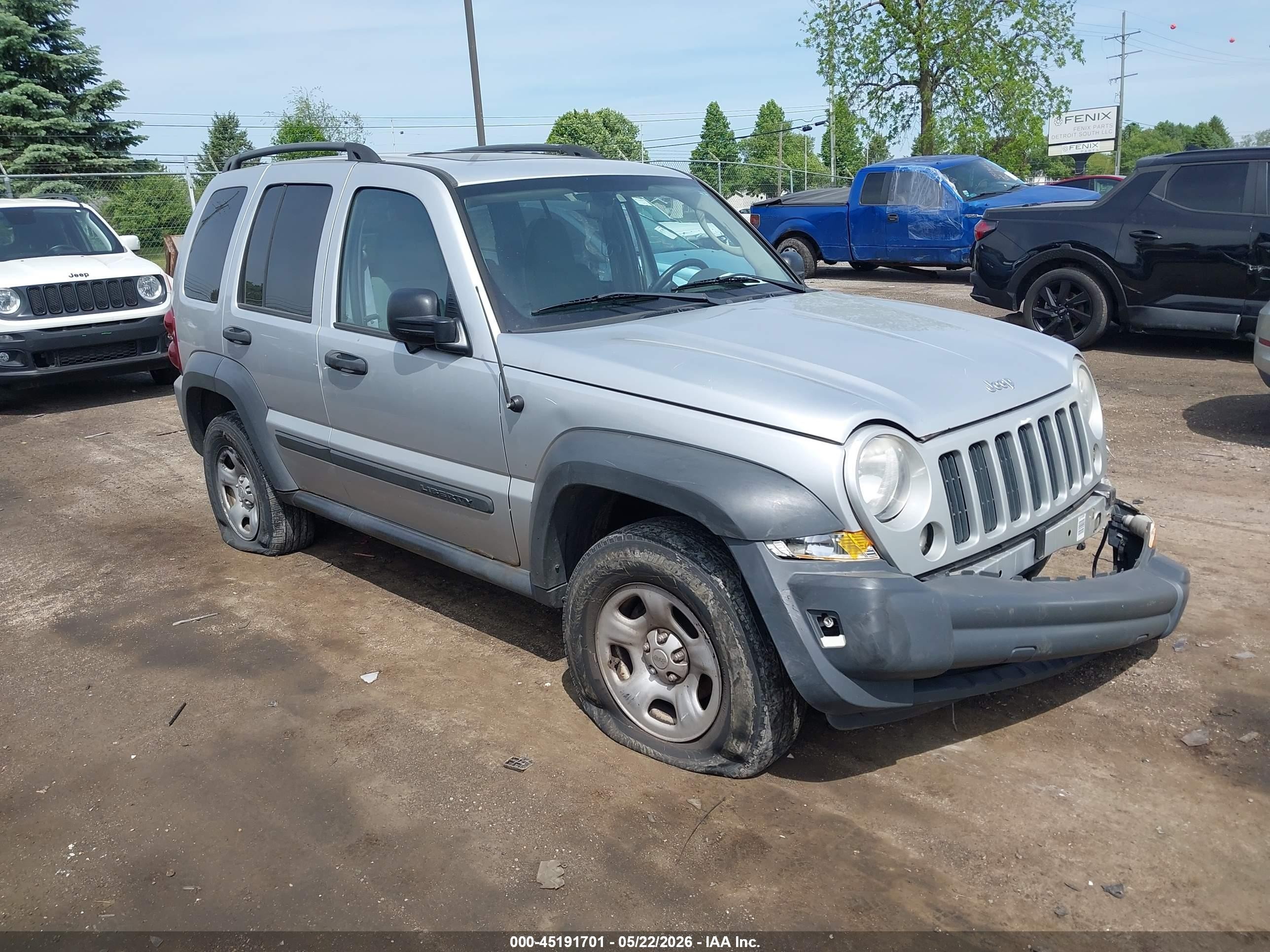 2006 Jeep Liberty Sport, VIN 1J4GL48K86W172070 — Front end