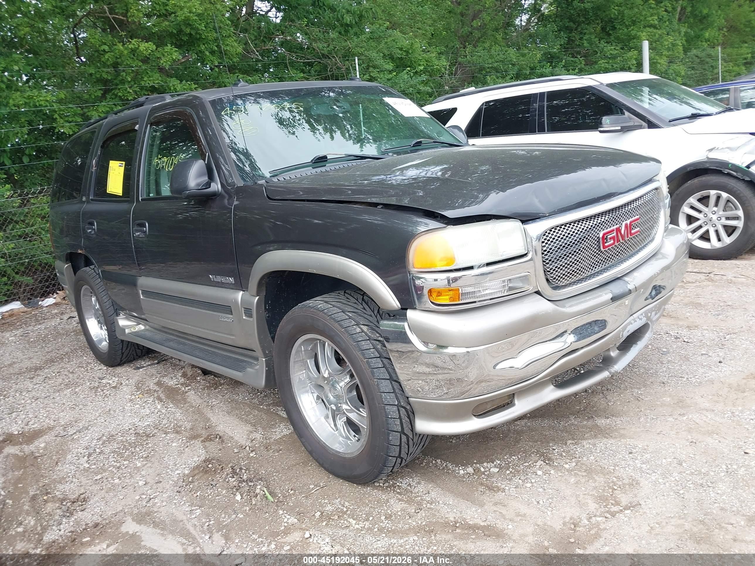 2003 GMC Yukon SLT, VIN 1GKEK13Z93R235730 — Перед