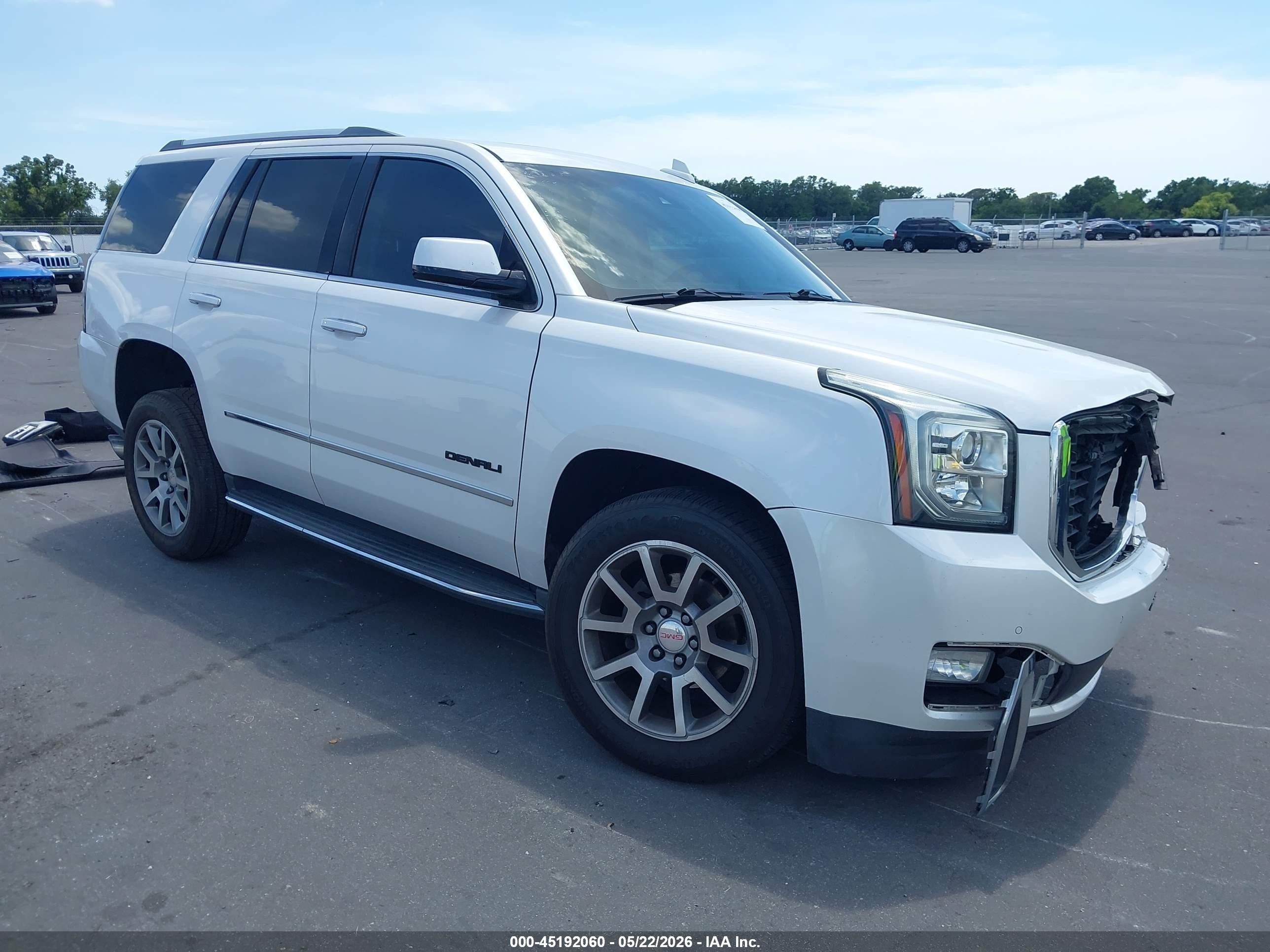2017 GMC Yukon Denali, VIN 1GKS1CKJ8HR331319 — Front end