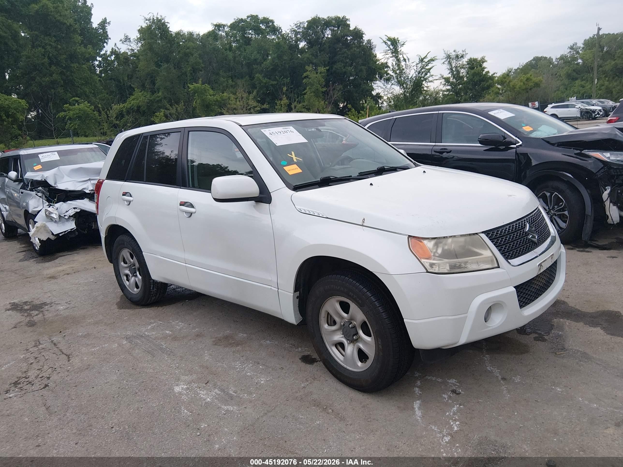 2010 Suzuki Grand Vitara Premium, VIN JS3TD0D23A4102529 — Rear end