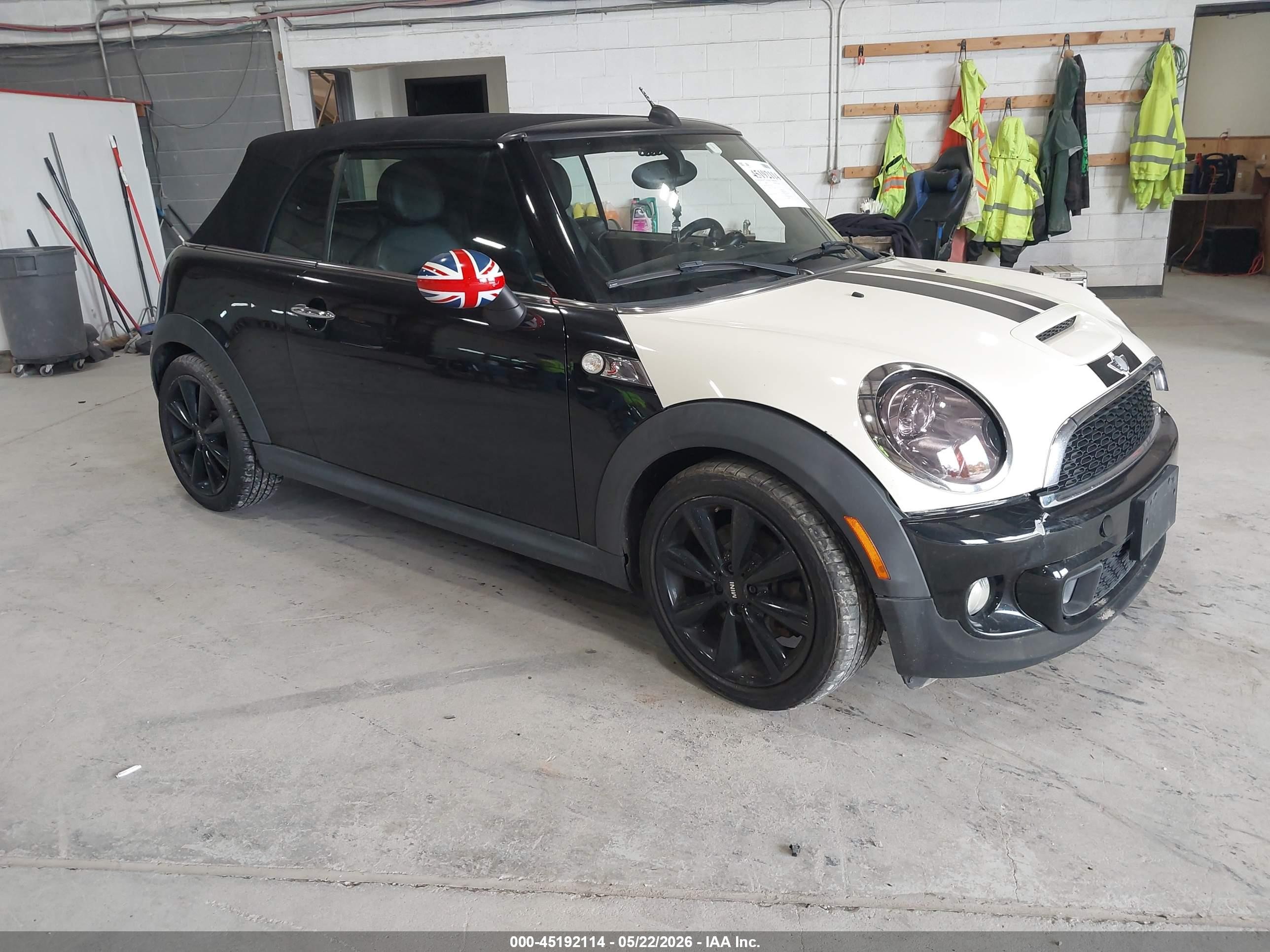 2013 MINI Convertible S, VIN WMWZP3C50DT550750 — Front end
