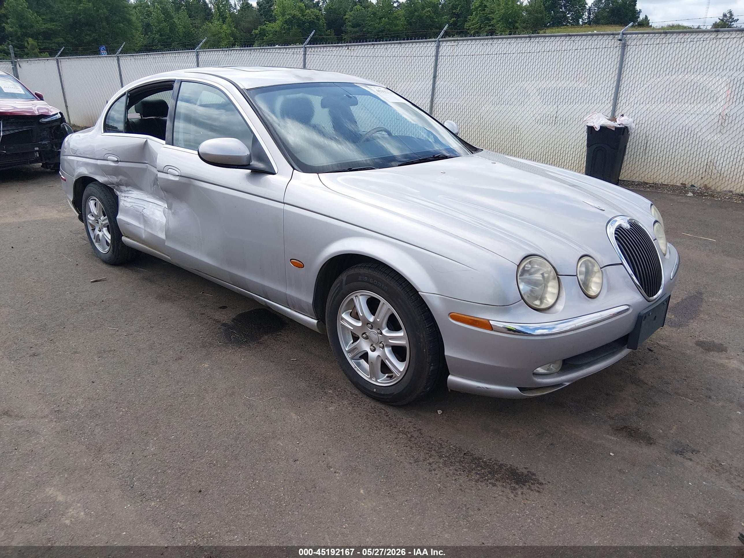 2003 Jaguar S-Type, VIN SAJEA01T23FM68827 — Бок