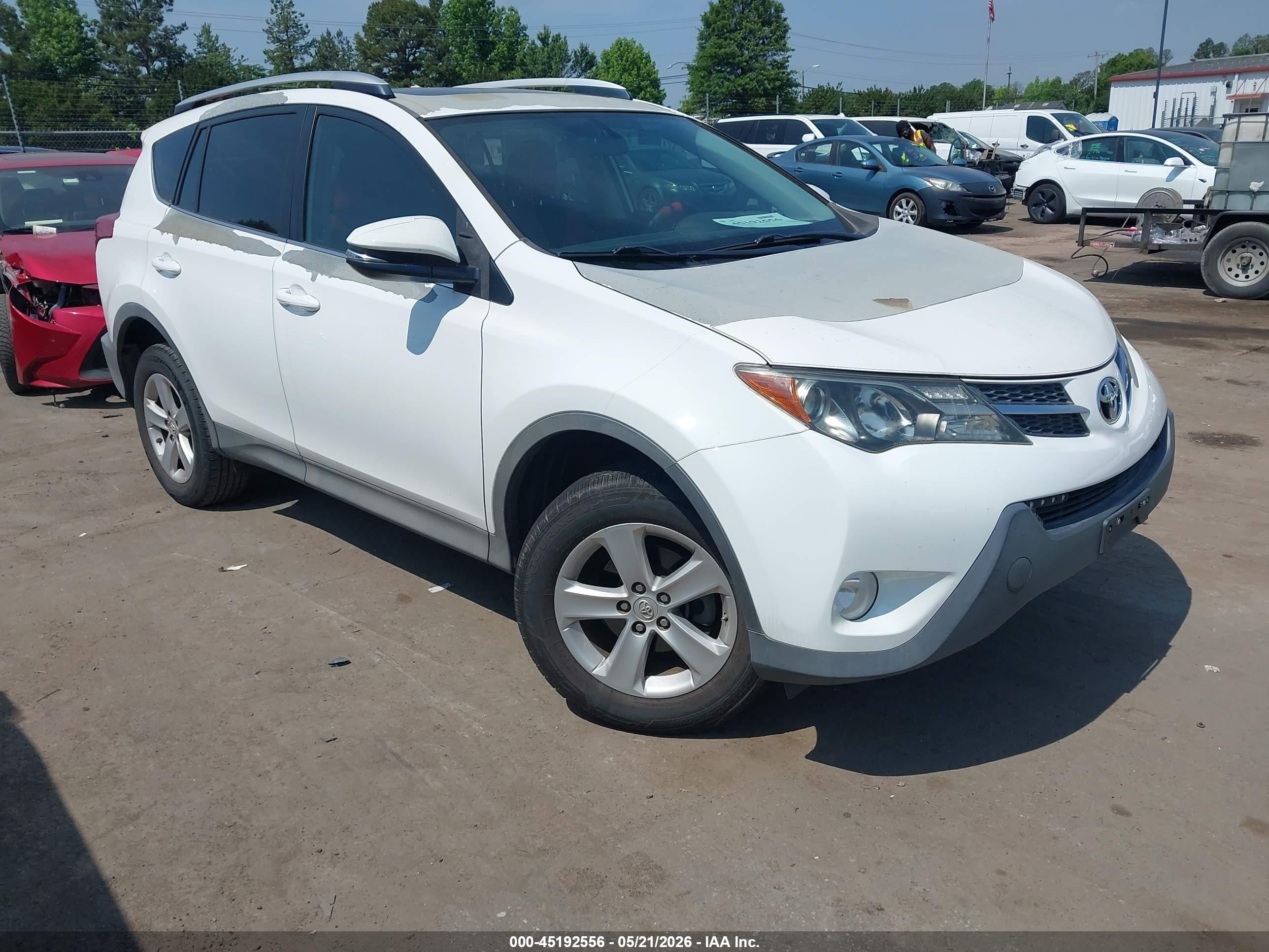 2014 Toyota RAV4 XLE, VIN 2T3WFREV1EW117221 — Normal wear