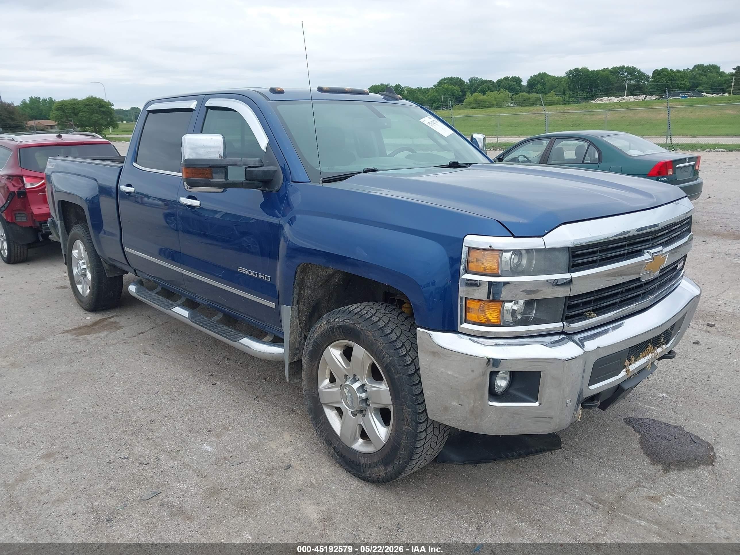 2015 Chevrolet Silverado 2500HD LTZ, VIN 1GC1KWEG1FF604718 — Front end