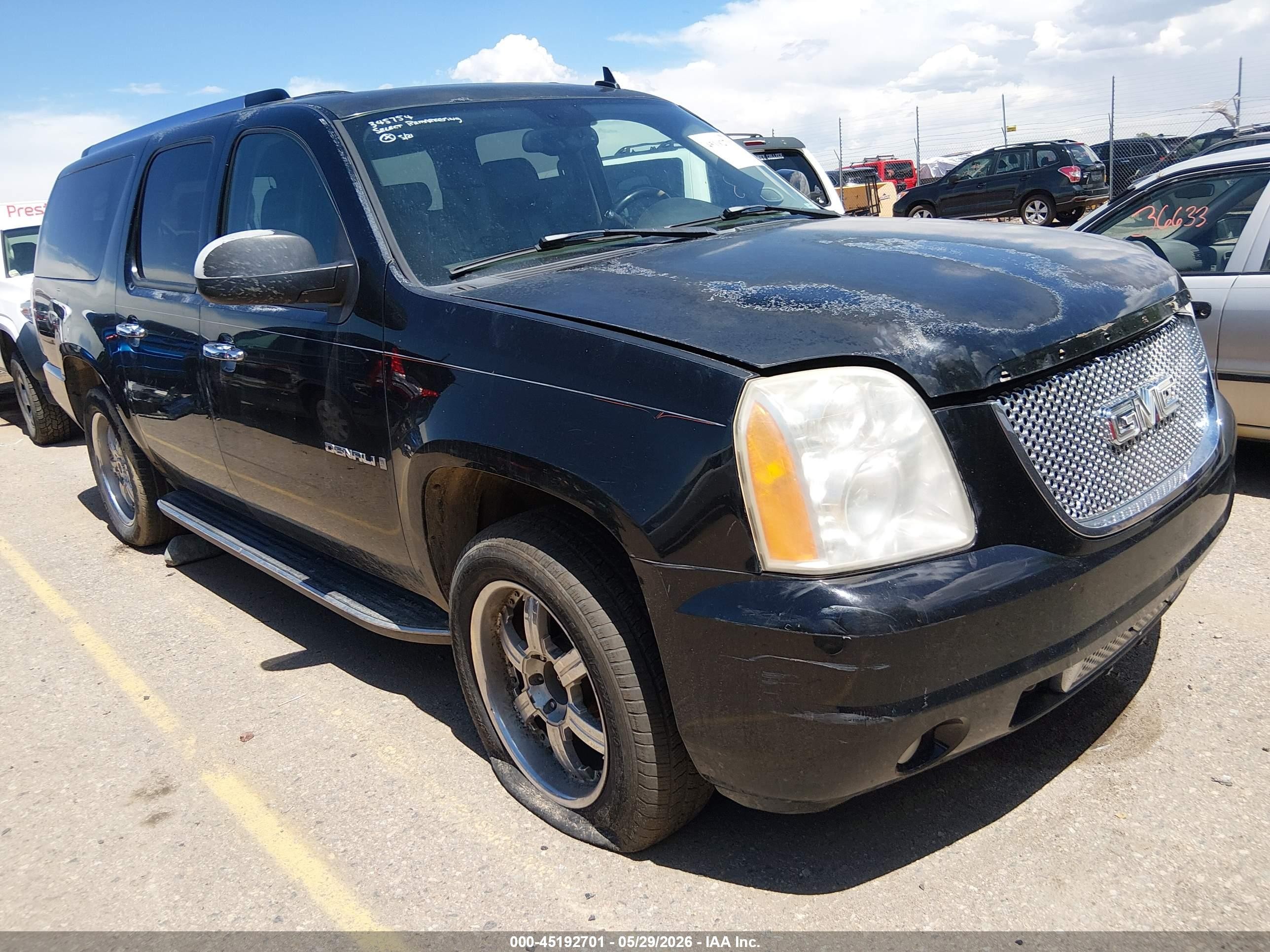 2007 GMC Yukon XL, VIN 1GKFK66827J345754 — Front end