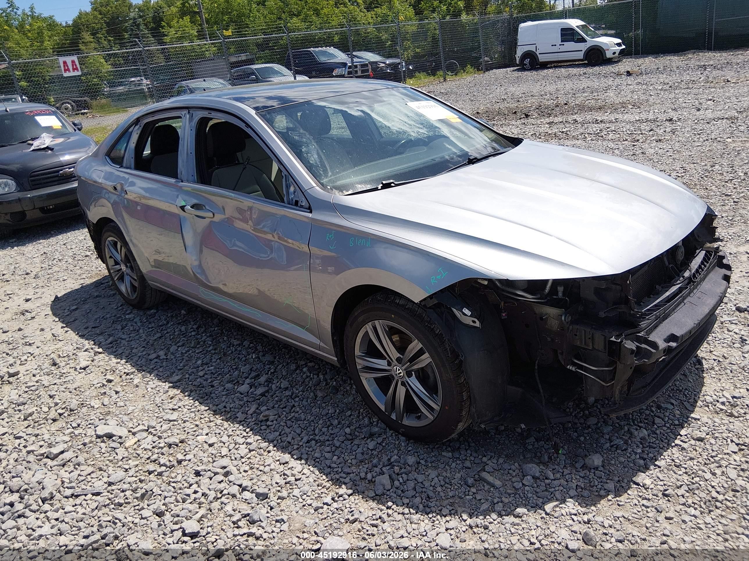 2020 Volkswagen Jetta S, VIN 3VWCB7BU9LM053133 — Бок